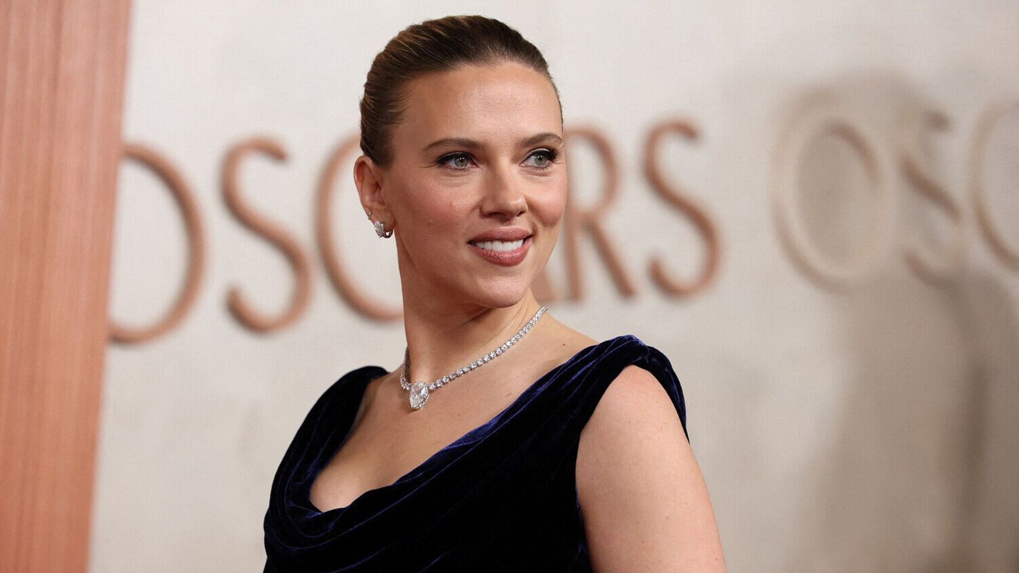 Как Скарлетт Йоханссон поддерживает молодость в 40 лет