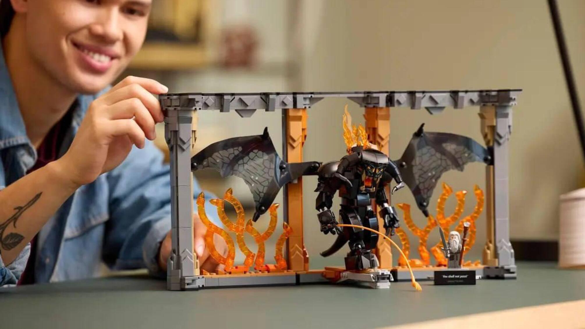 LEGO представил набор из 'Властелина колец' с культовой сценой на мосту Мории