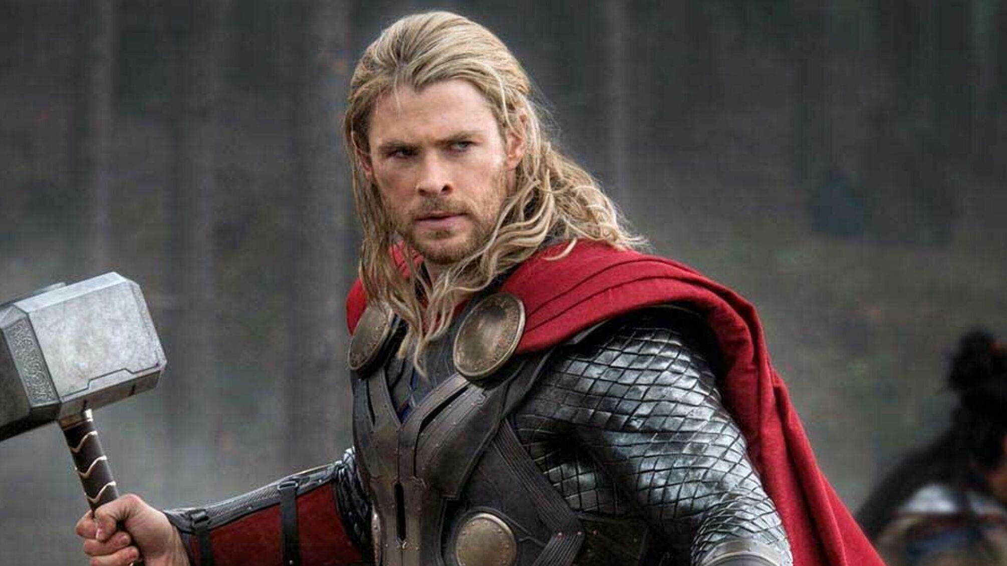 Крис Хемсворт поблагодарил фанатов Marvel за возможность быть Тором