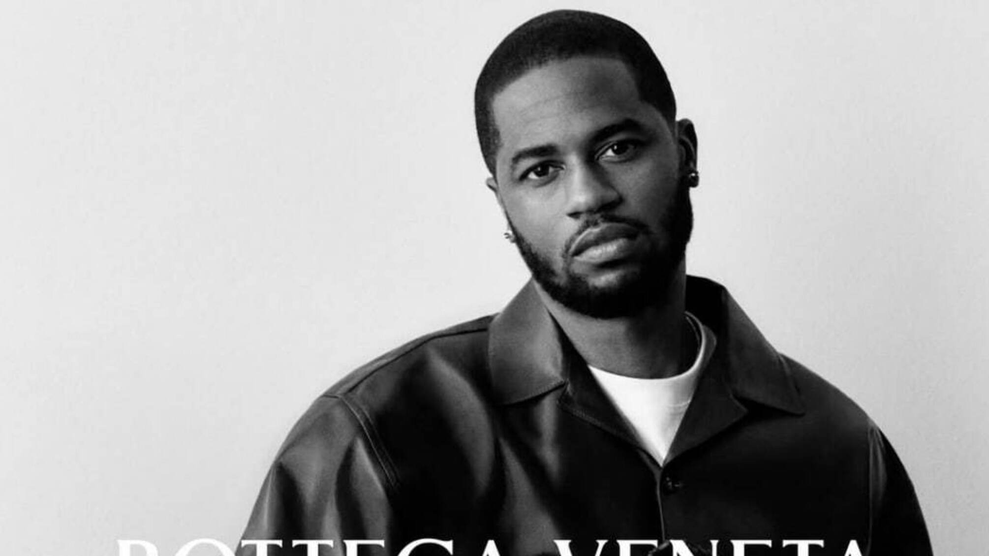 Модный дом Bottega Veneta отметила 50 лет, объединив искусство, кино и музыку.