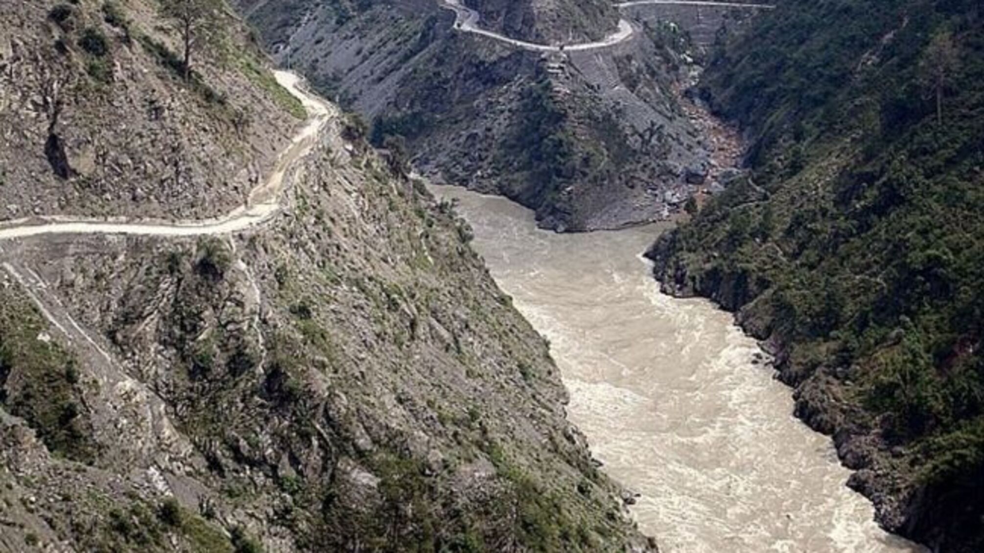 После теракта в Джамму Индия отрезает Пакистан от воды