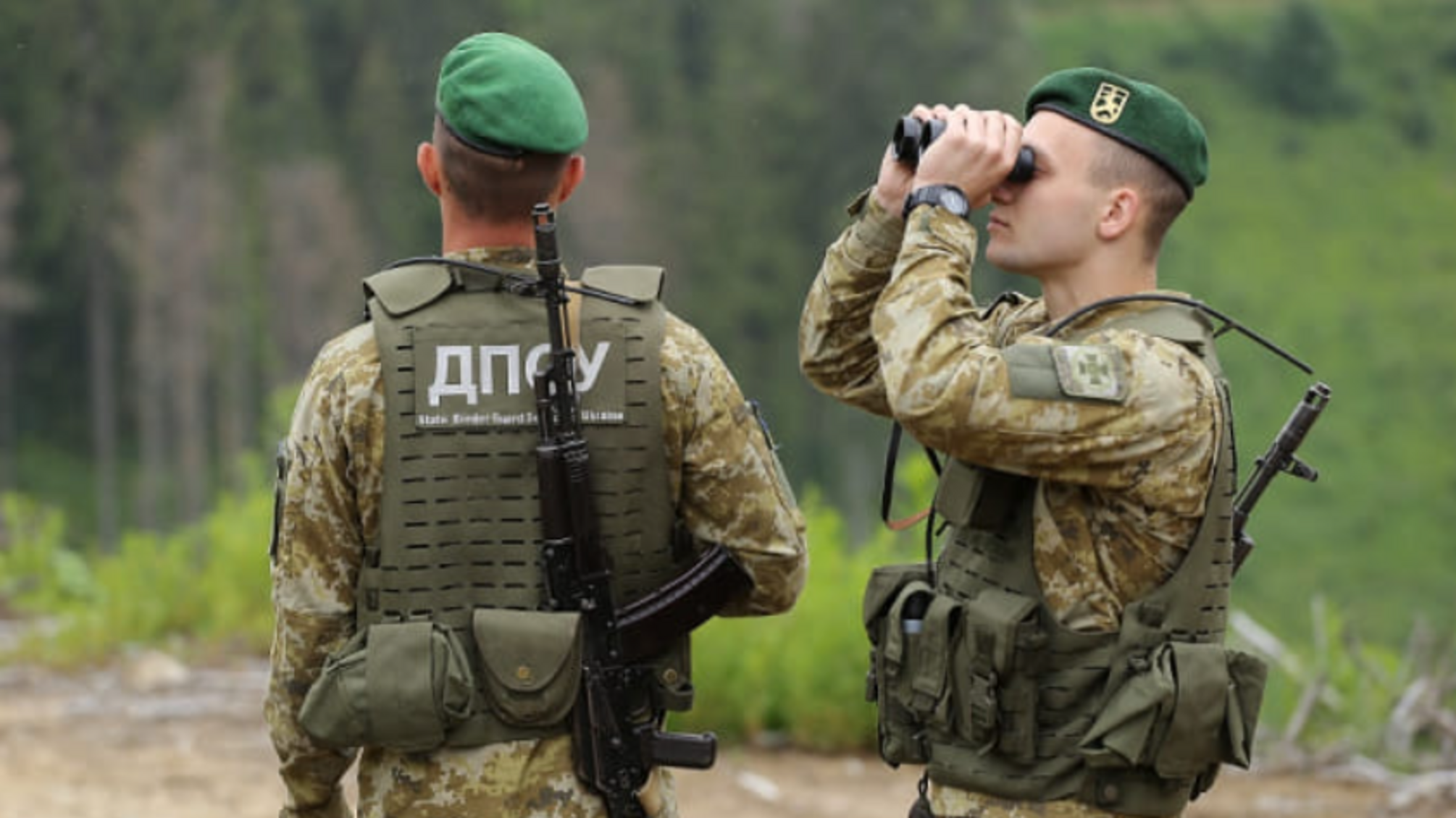 Колишні прикордонники на Закарпатті заробили $420 тис. на переправленні ухилянтів з України