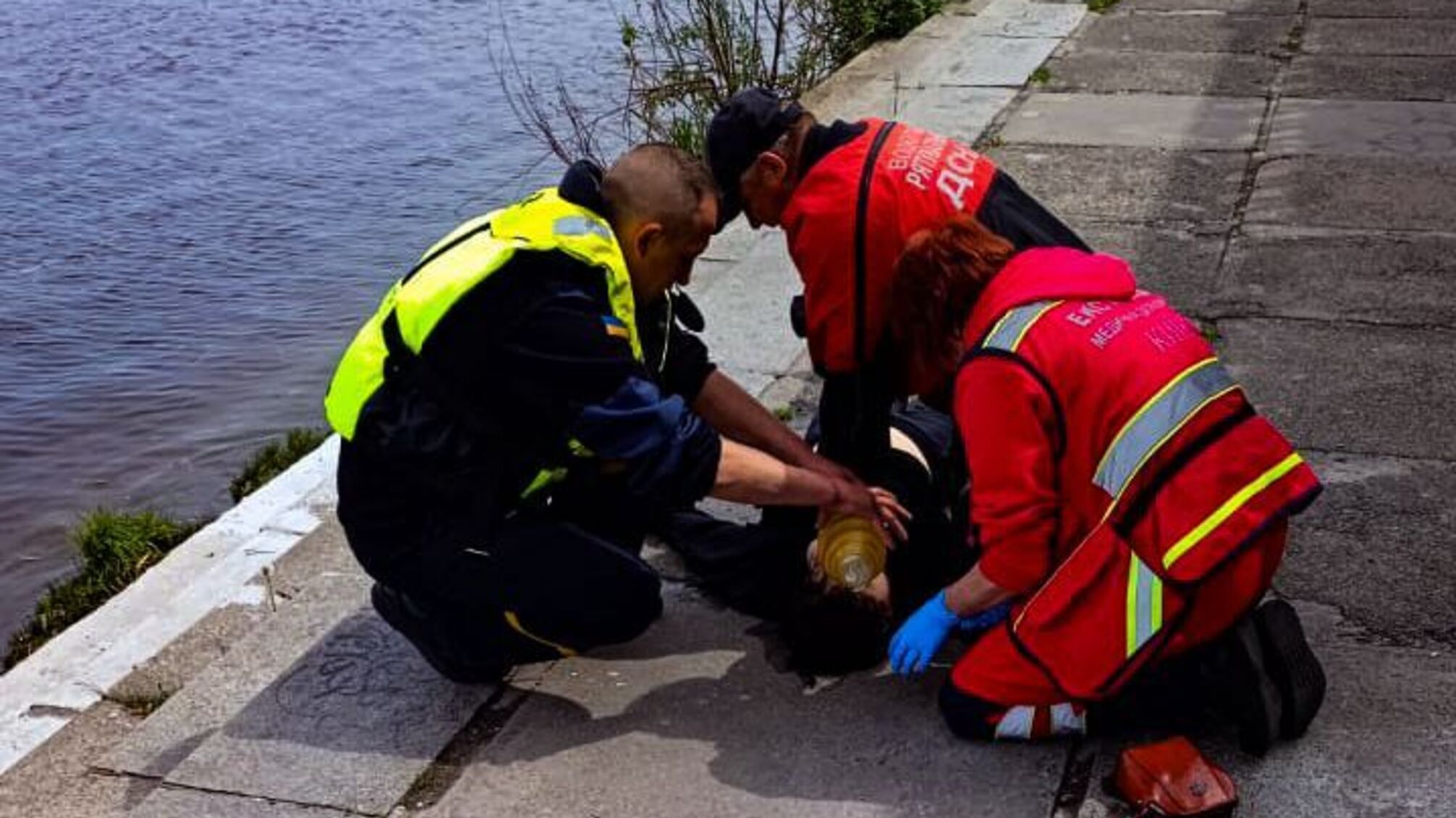 Водолази дістали тіло жінки з Дніпра