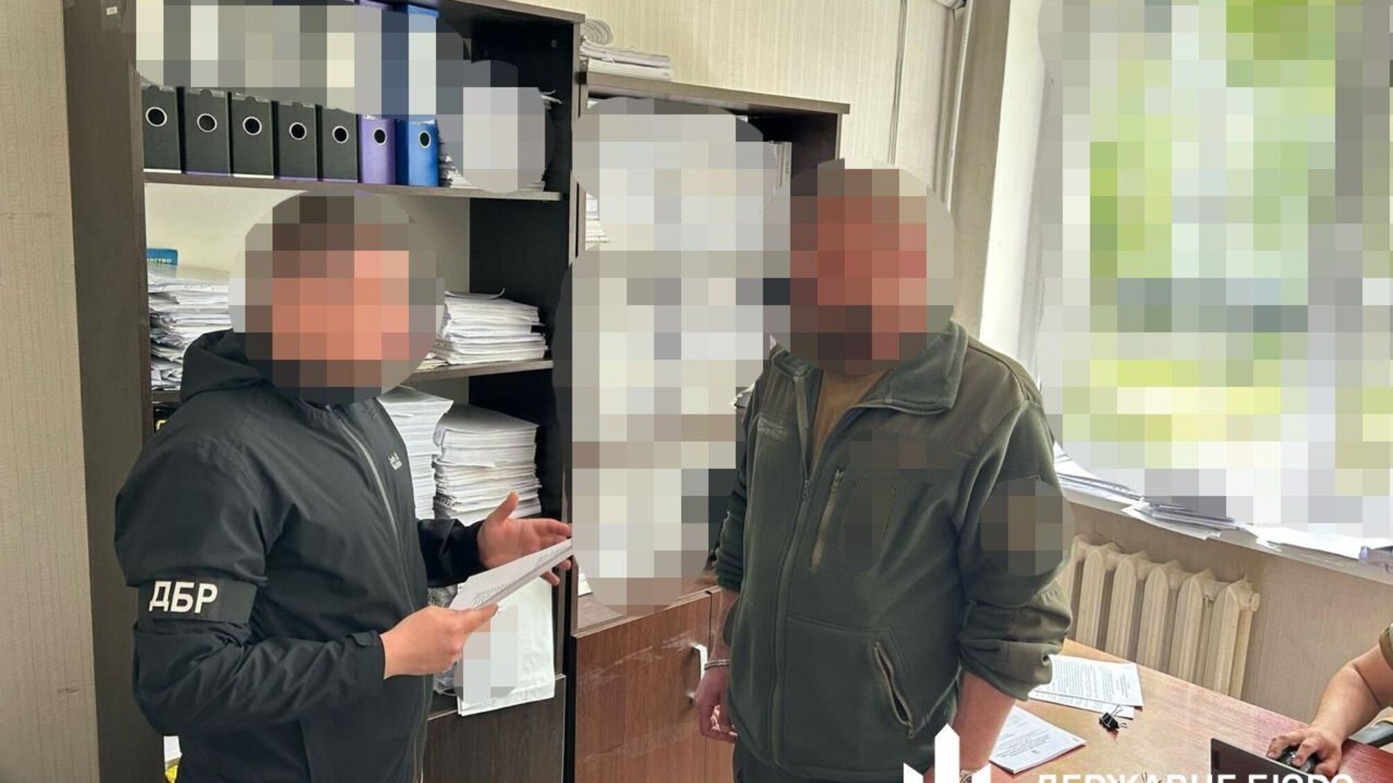 Не воевала, но получала: командир Донецкой области организовал незаконные 'фронтовые' на 800 тыс. грн