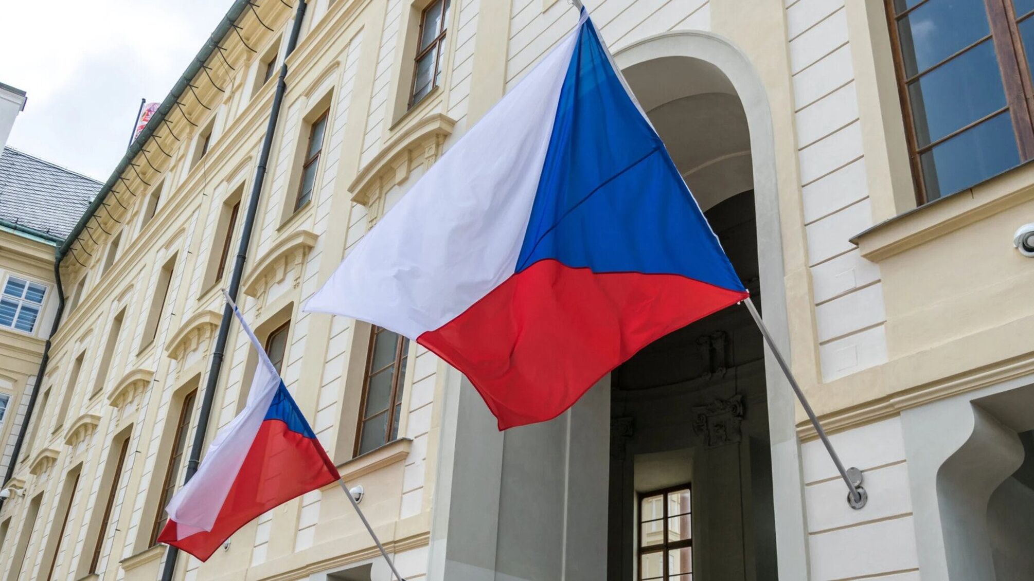 У Чехії росіянин напав на журналіста через питання про війну в Україні