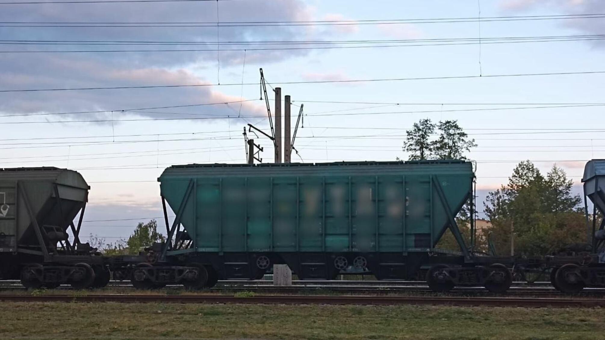 14-летняя девушка в Буче получила термические ожоги после удара током на крыше электрички