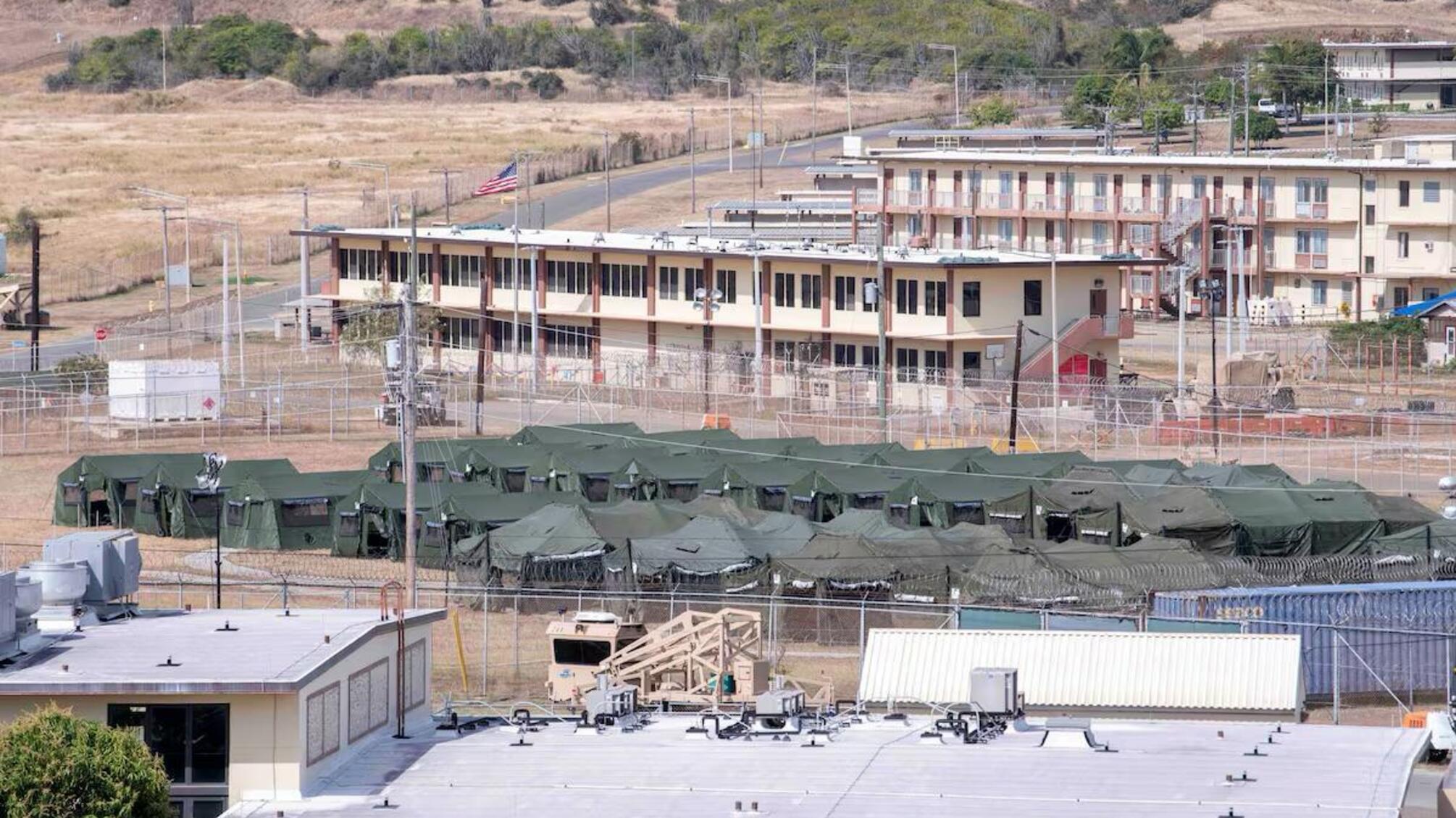 США могут отправить украинских мигрантов в скандальный лагерь Гуантанамо