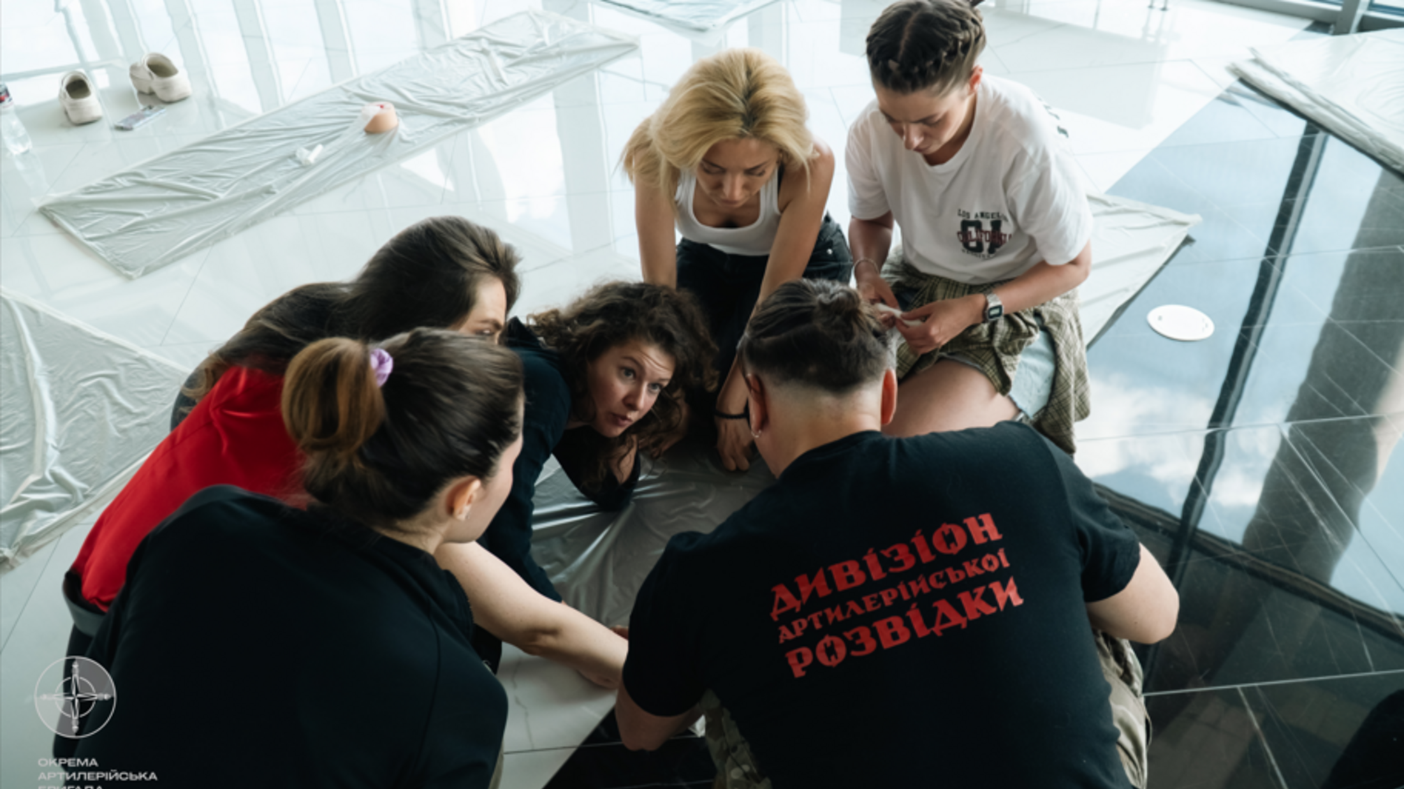 Петрожицкая, Олейник и другие украинские звезды учились тактической медицине
