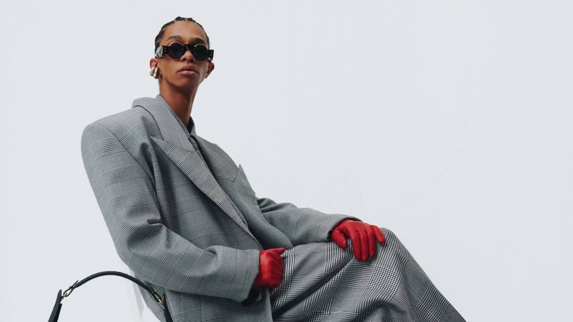 Прошлое встречает современность: Balmain представил новую круизную линию