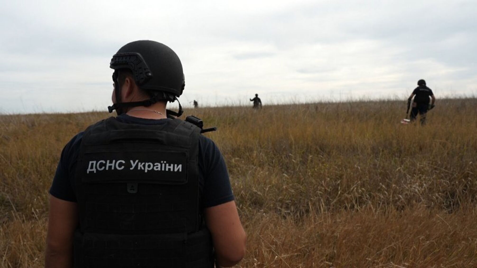 На Харківщині автомобіль піротехніків ДСНС підірвався на вибухівці
