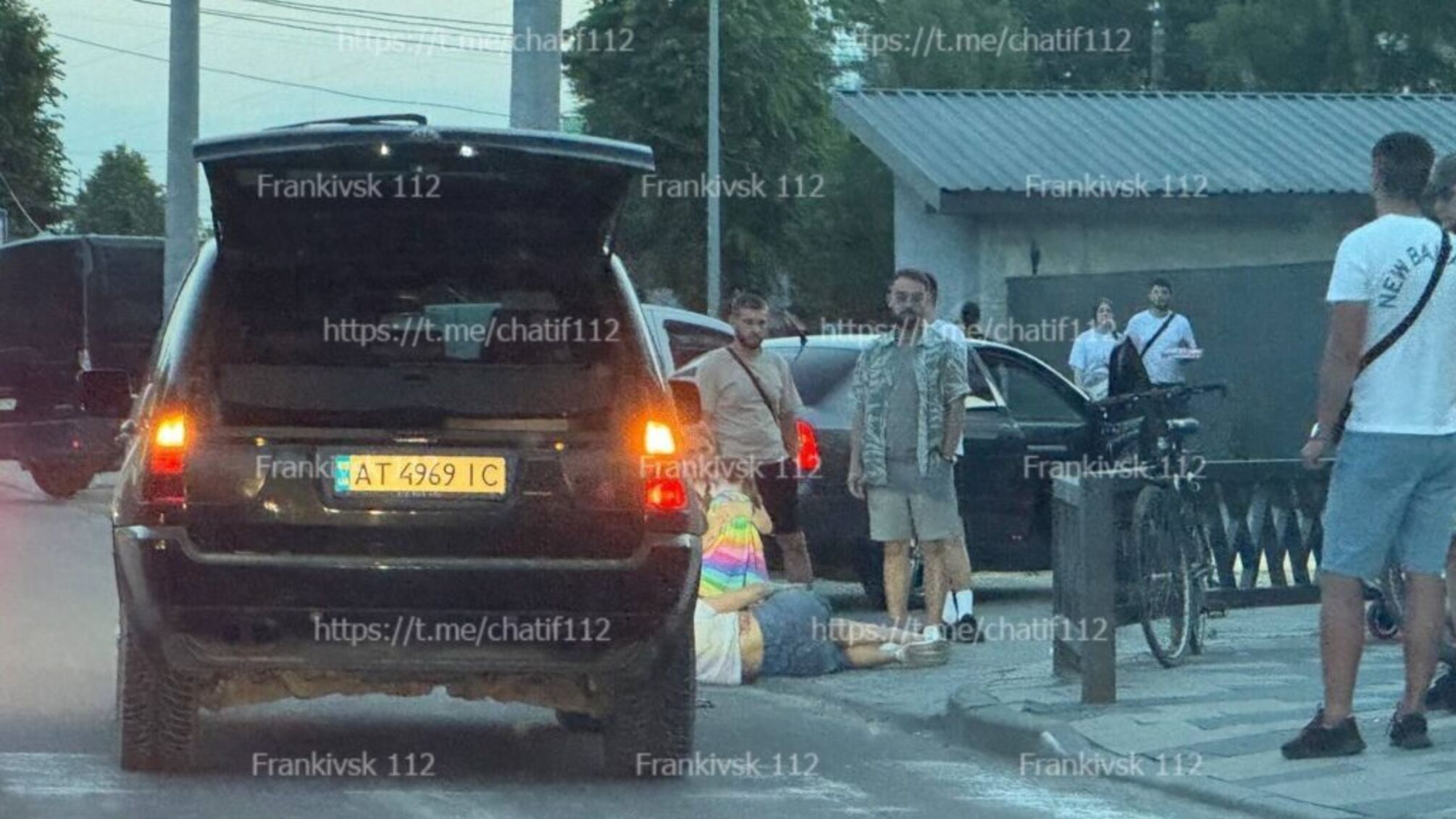 Во Франковске авто BMW сбило женщину с ребенком