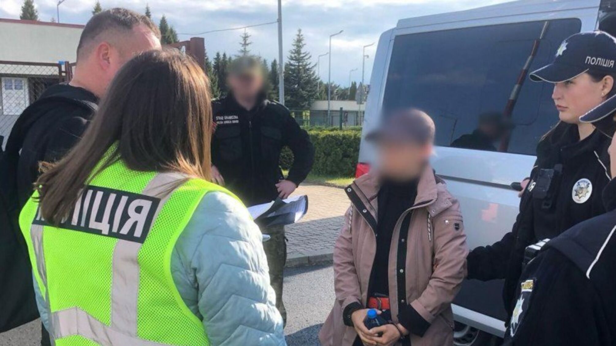 Полиция разоблачила схему въезда иностранцев