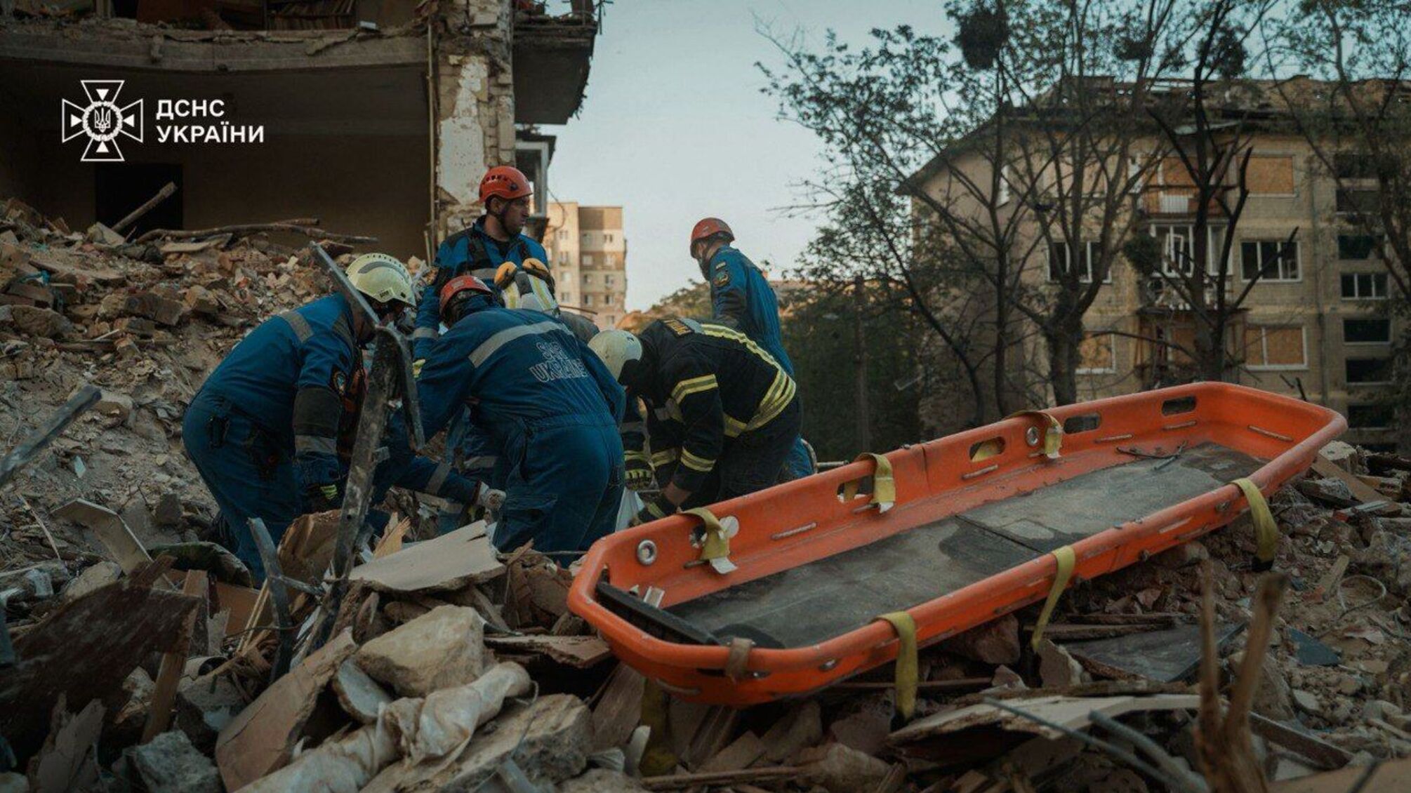 134 пострадавших и 24 погибших: последствия атаки по Киеву растут