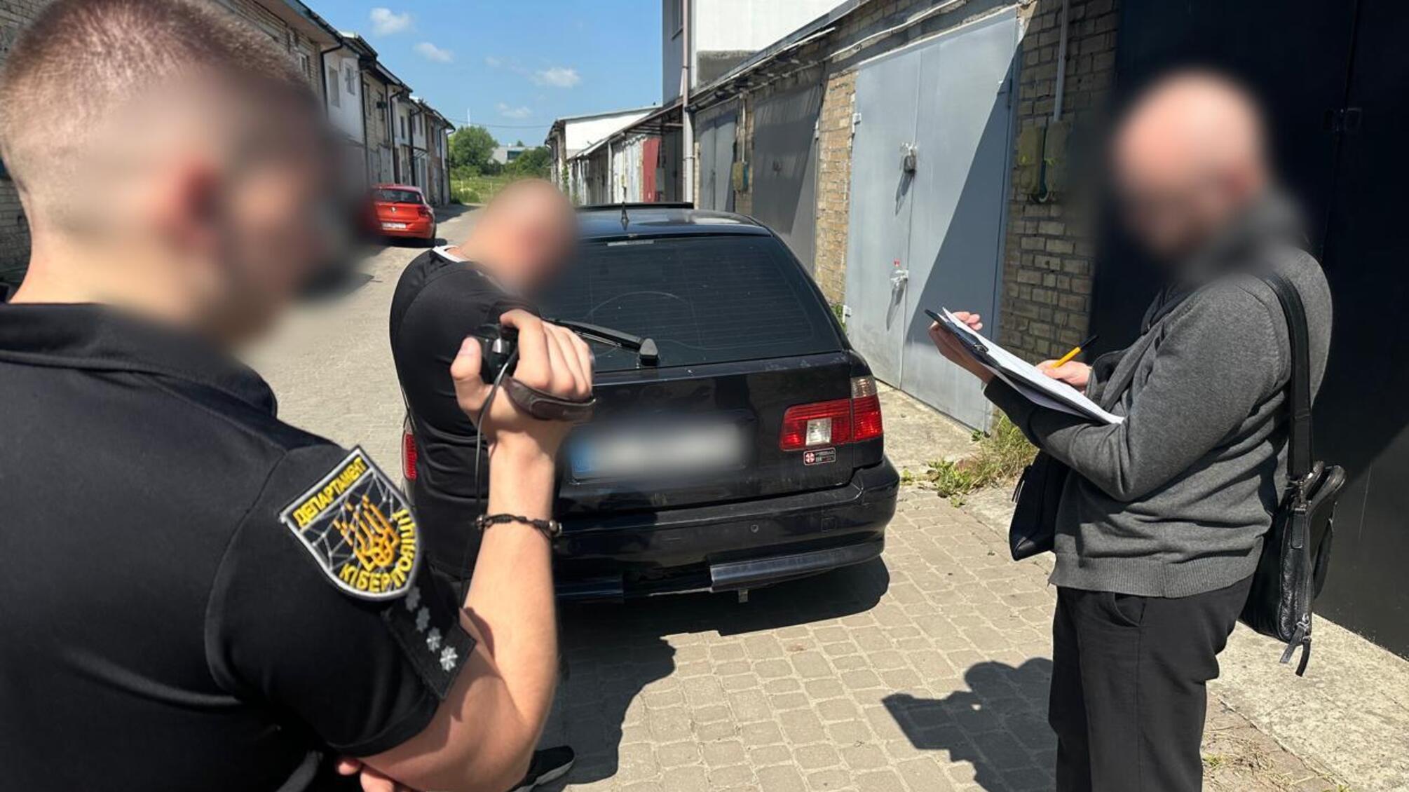 Киберполиция задержала псевдоволонтера: собирал на тепловизоры, а присвоил 1,3 млн грн