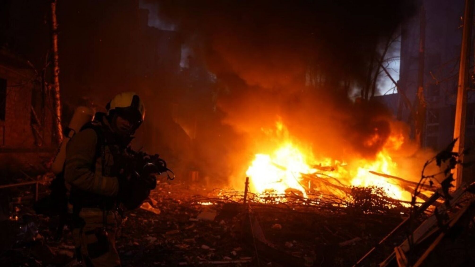 Атака РФ на Київ: у ДСНС показали наслідки ударів