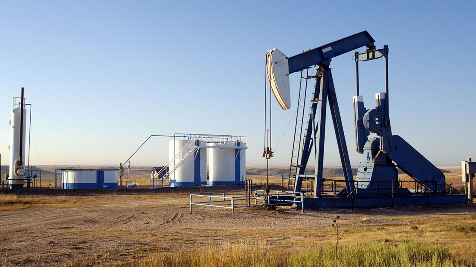 Цены на нефть резко начали падать после удара Ирана по базам США