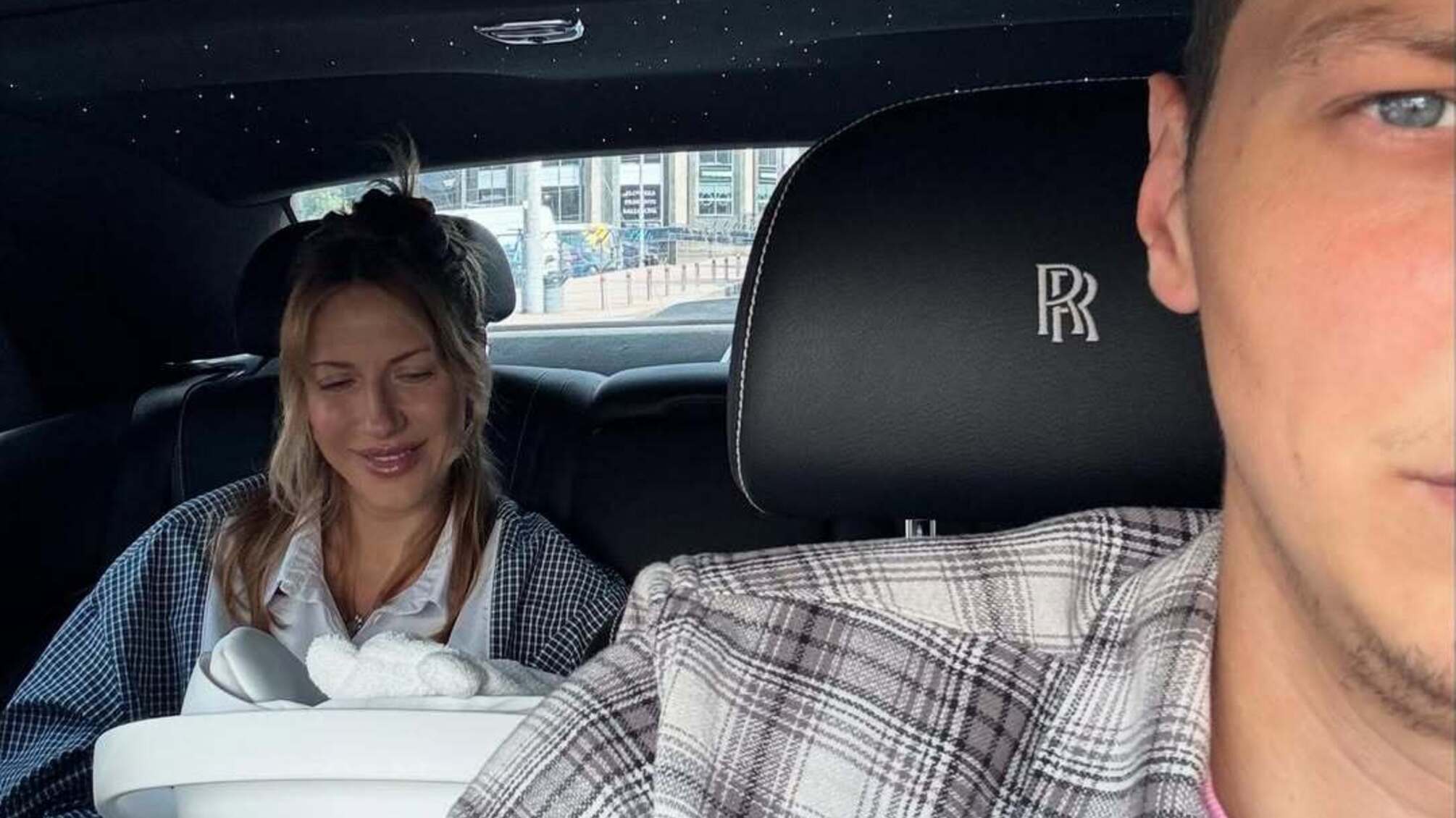 Леся Никитюк с сыном и бойфрендом