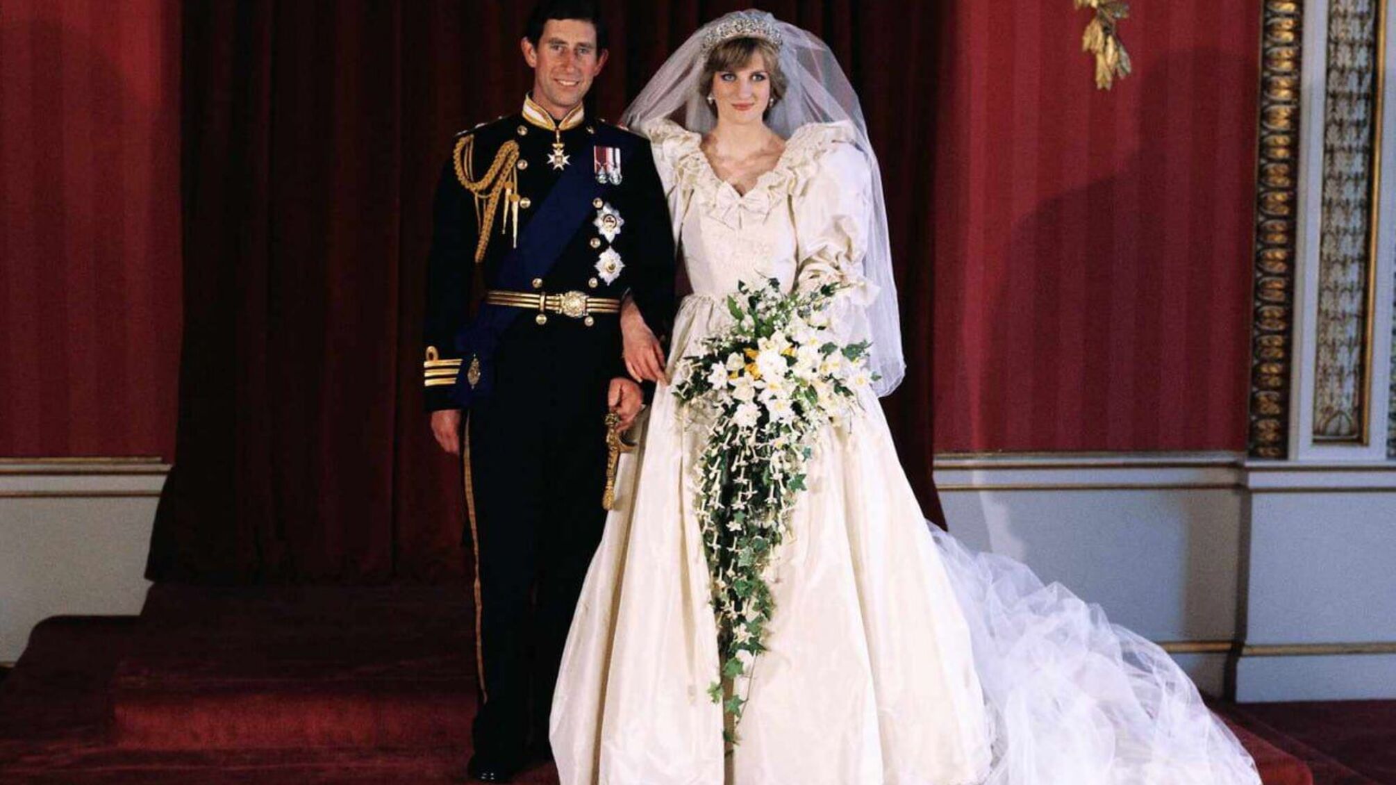 У Великій Британії знімуть фільм про весільну сукню принцеси Діани