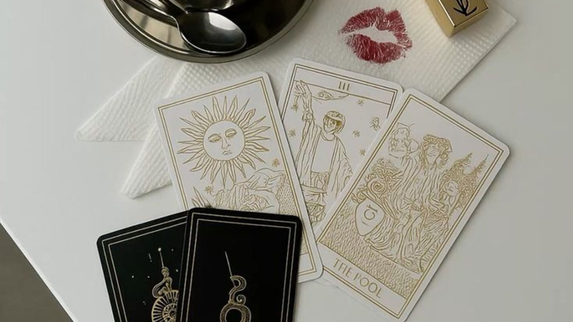 Что ждет твой знак зодиака 26 июня: советы карт таро в день