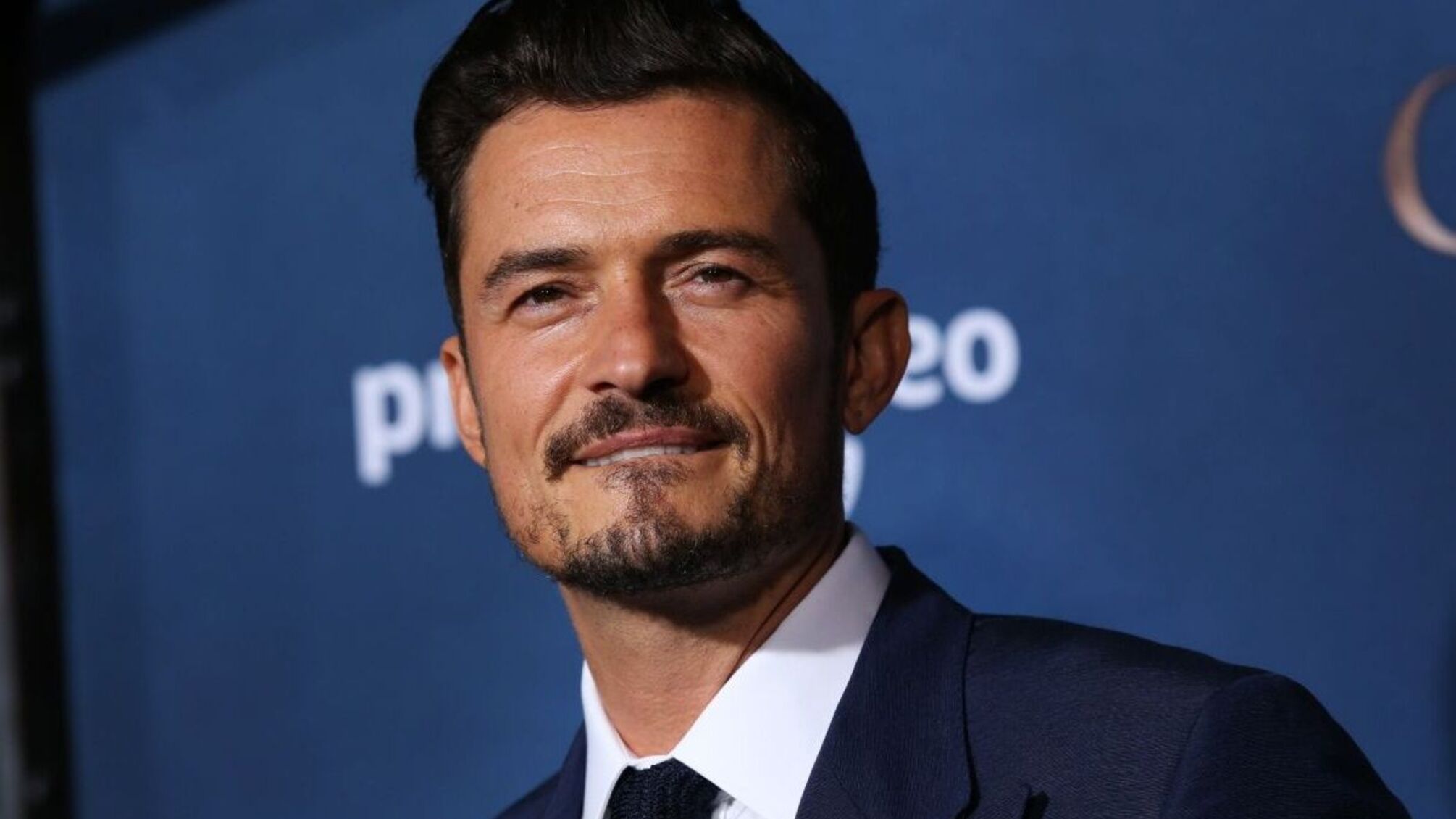 Орландо Блум и загадочная женщина на свадьбе Джеффа Безоса