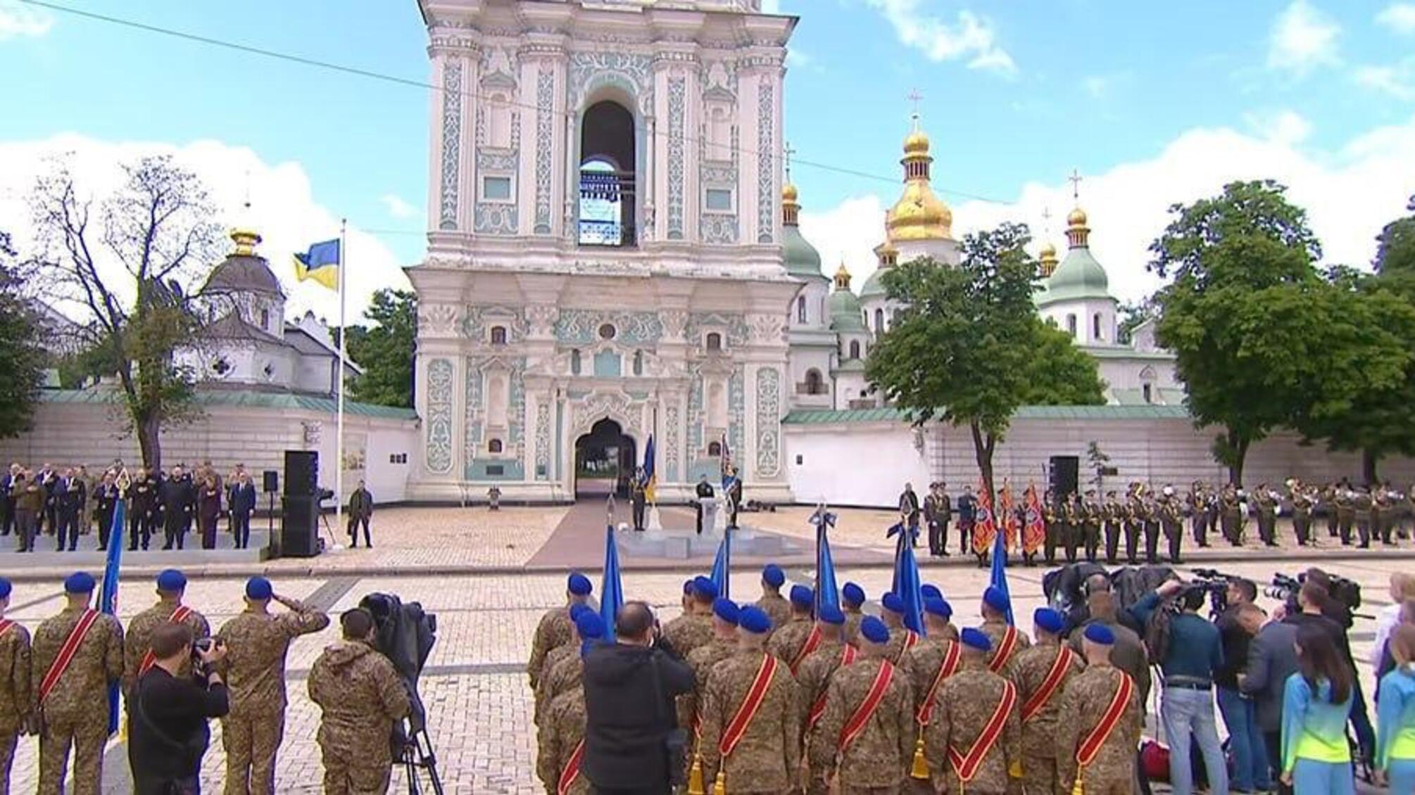Известные и неизвестные герои: кого Зеленский наградил за вклад в развитие страны