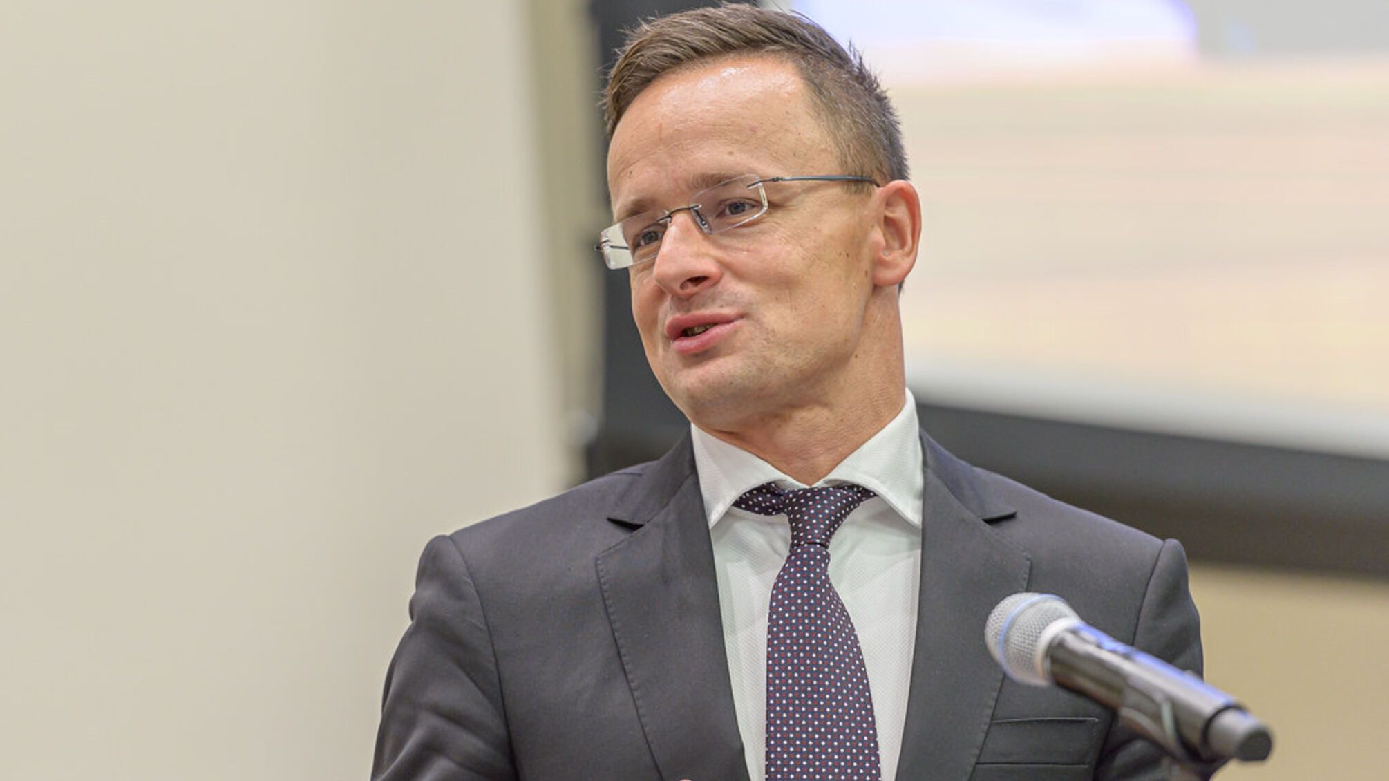 Петер Сийярто