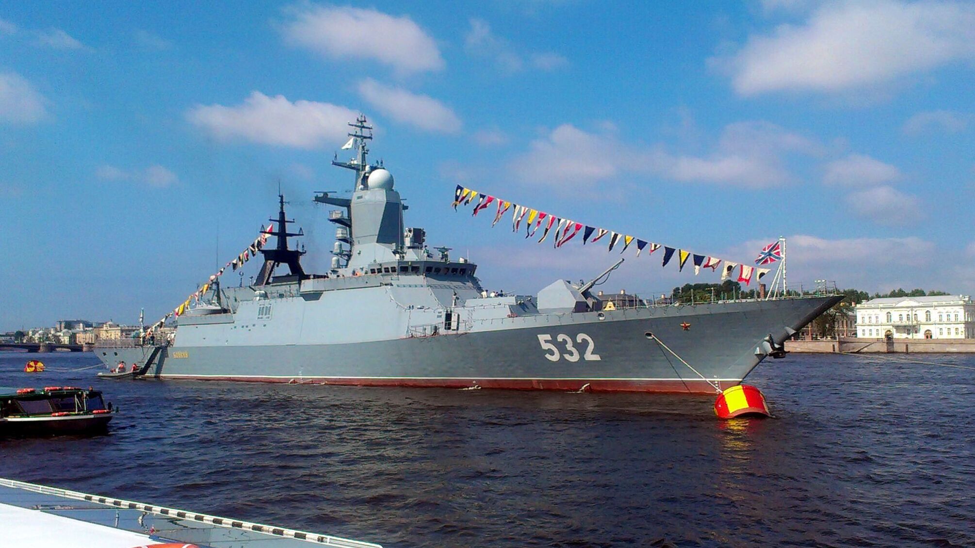 Российский корвет 'Бойкий'