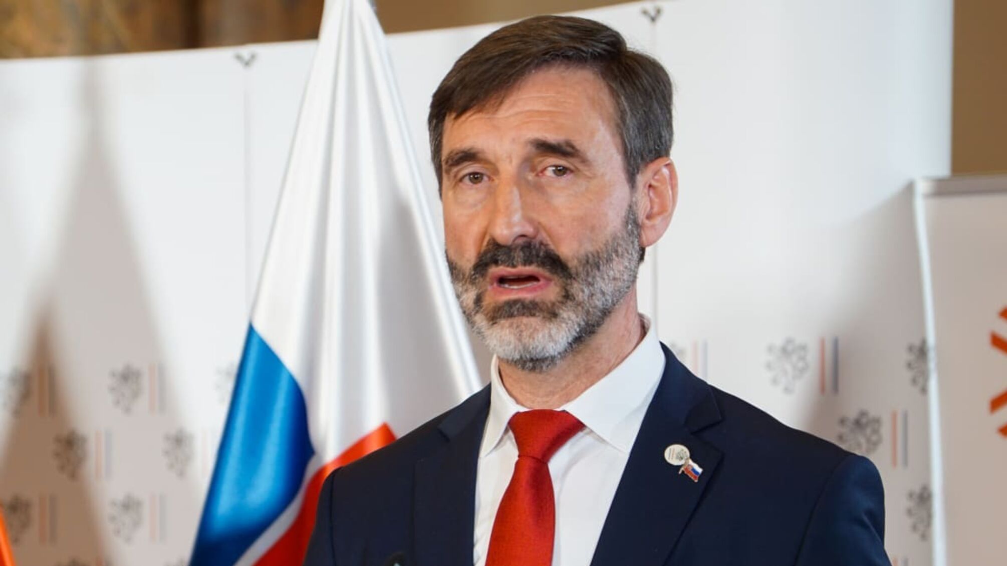 Министр иностранных дел Словакии хочет 'вернуться к коммуникации по россии'