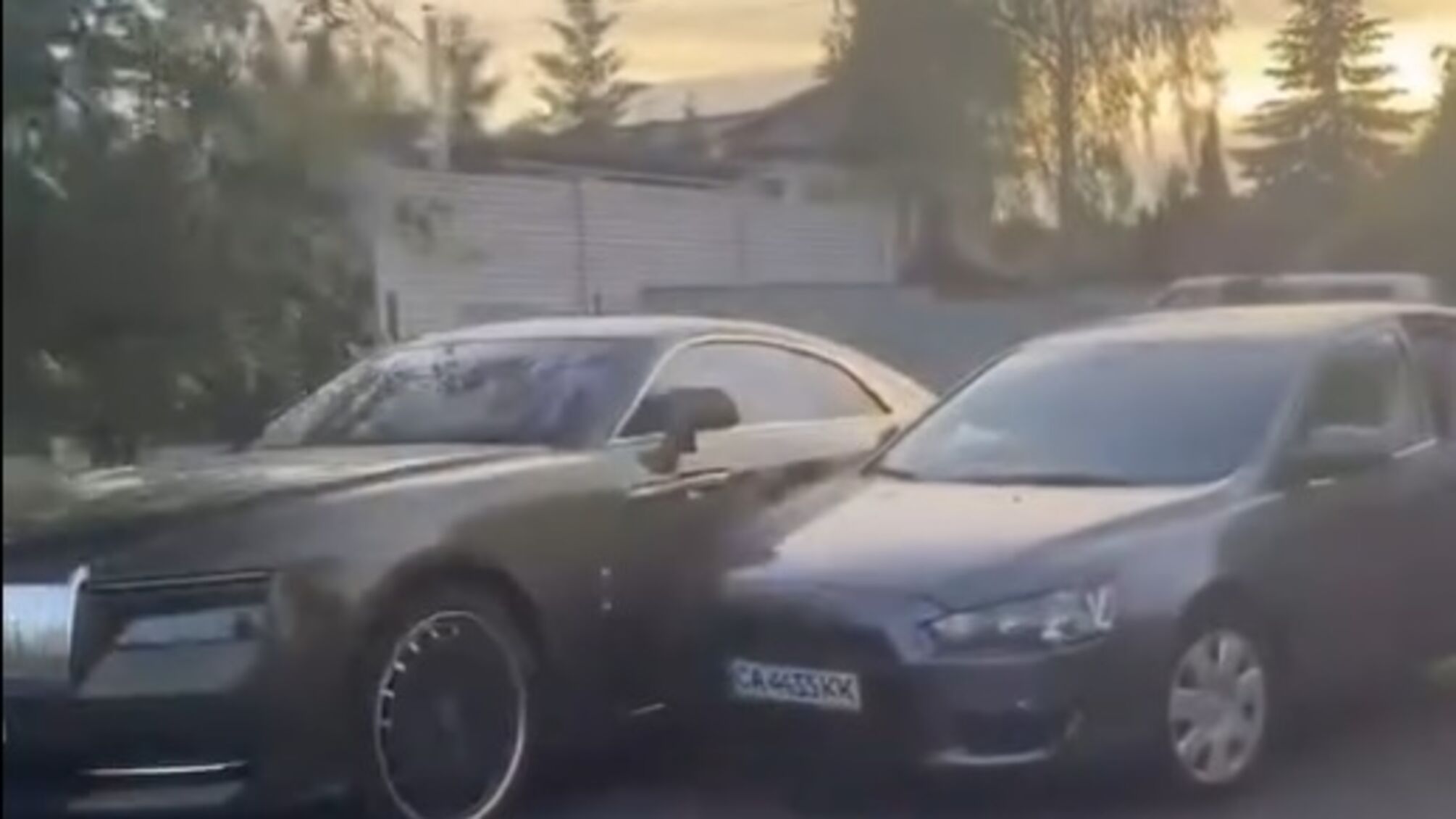 В Черкассах попал в аварию Rolls-Royce за 650 тысяч евро: авто принадлежит известной гадалке