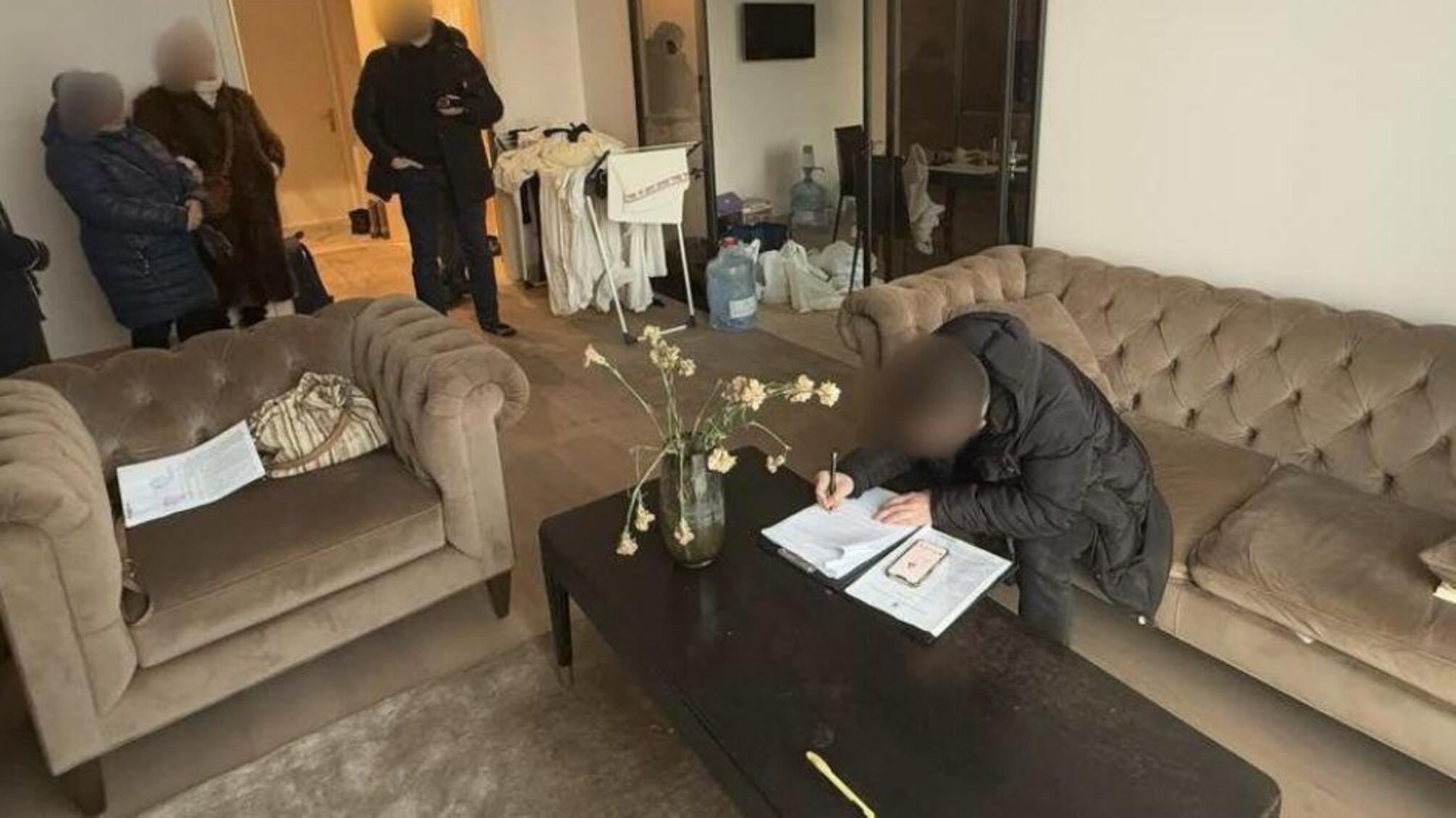 Вывел деньги из-за фиктивных счетов: предпринимателю сообщили о подозрении в мошенничестве