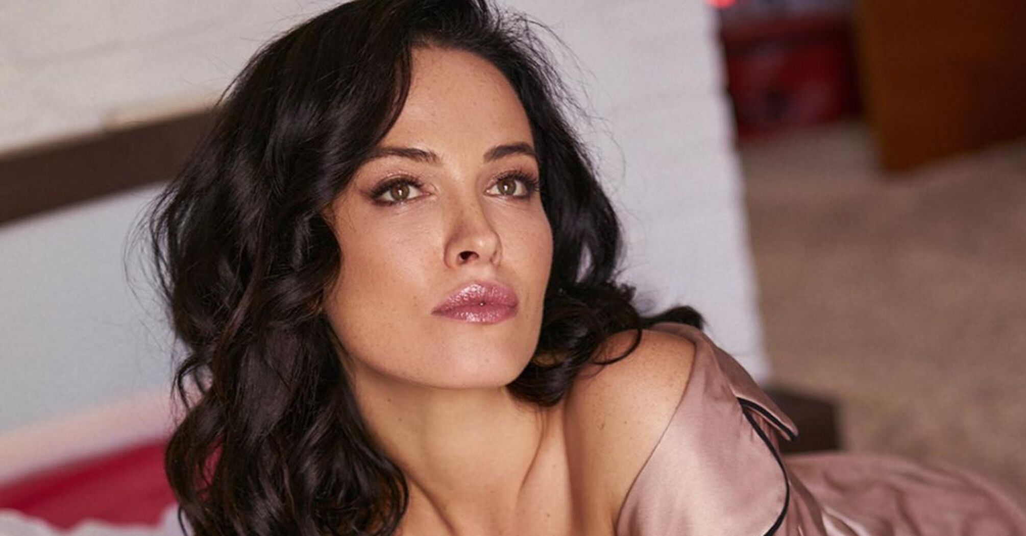 Ұл баланың гомосексуалдық бейімділігі Сексуалды хатшы дәретханада трахает алады