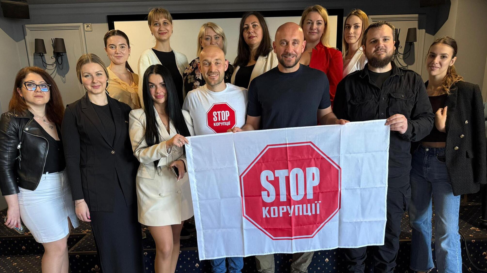 Чернівецькі стопкорівці представили здобутки за рік: розслідування, викриття, розголос корупційних махінацій
