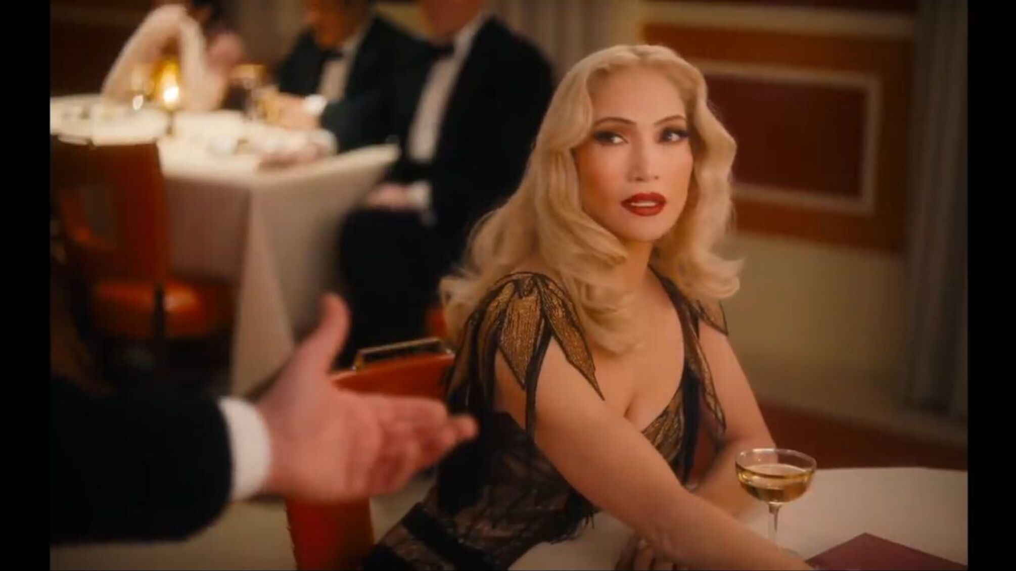 Вийшов тизер мюзиклу з Дженніфер Лопес у новій екранізації «Поцілунку жінки-павука»