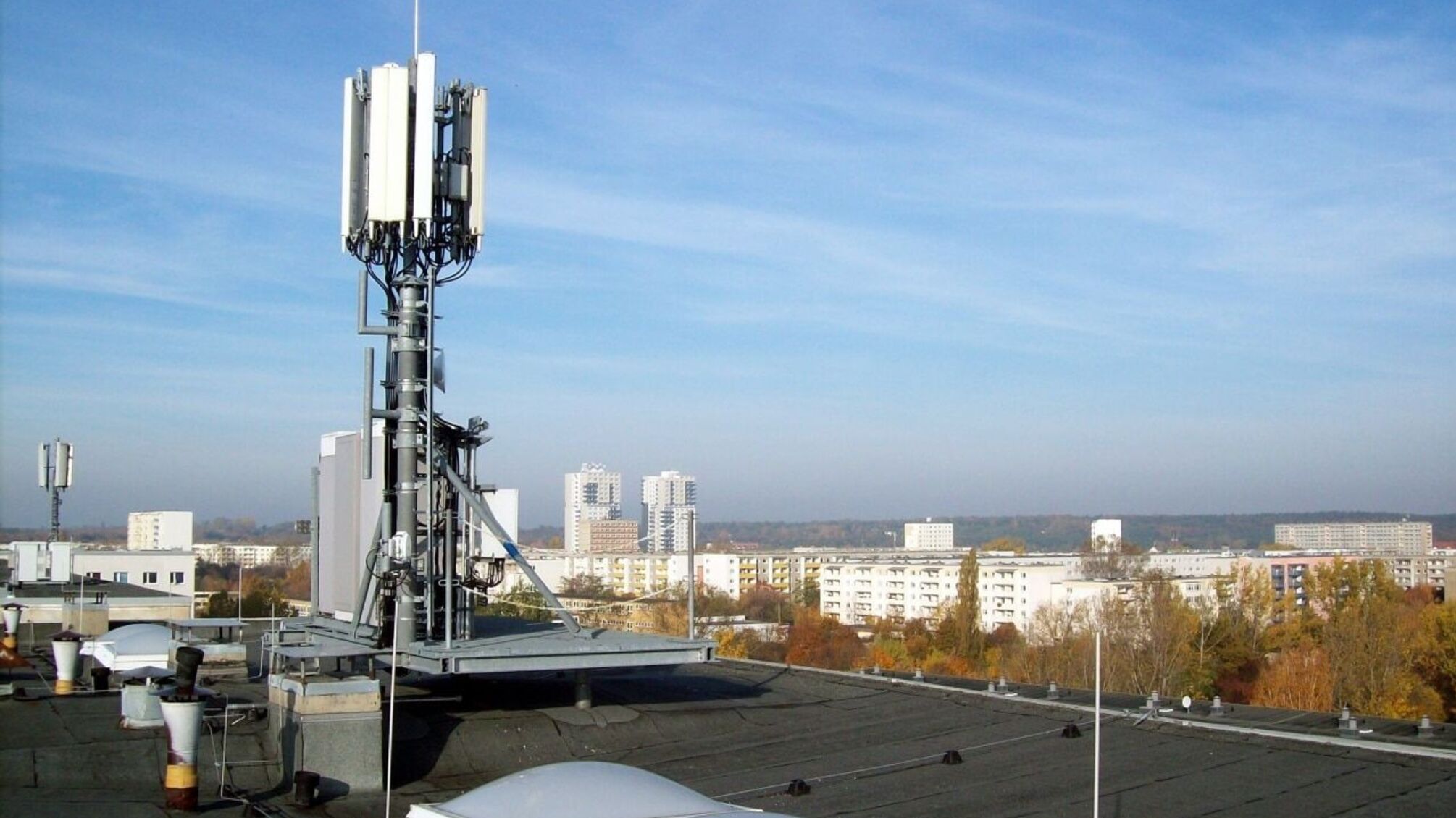 SIM-карти в прицілі: як ворожі БпЛА використовують мобільну інфраструктуру України