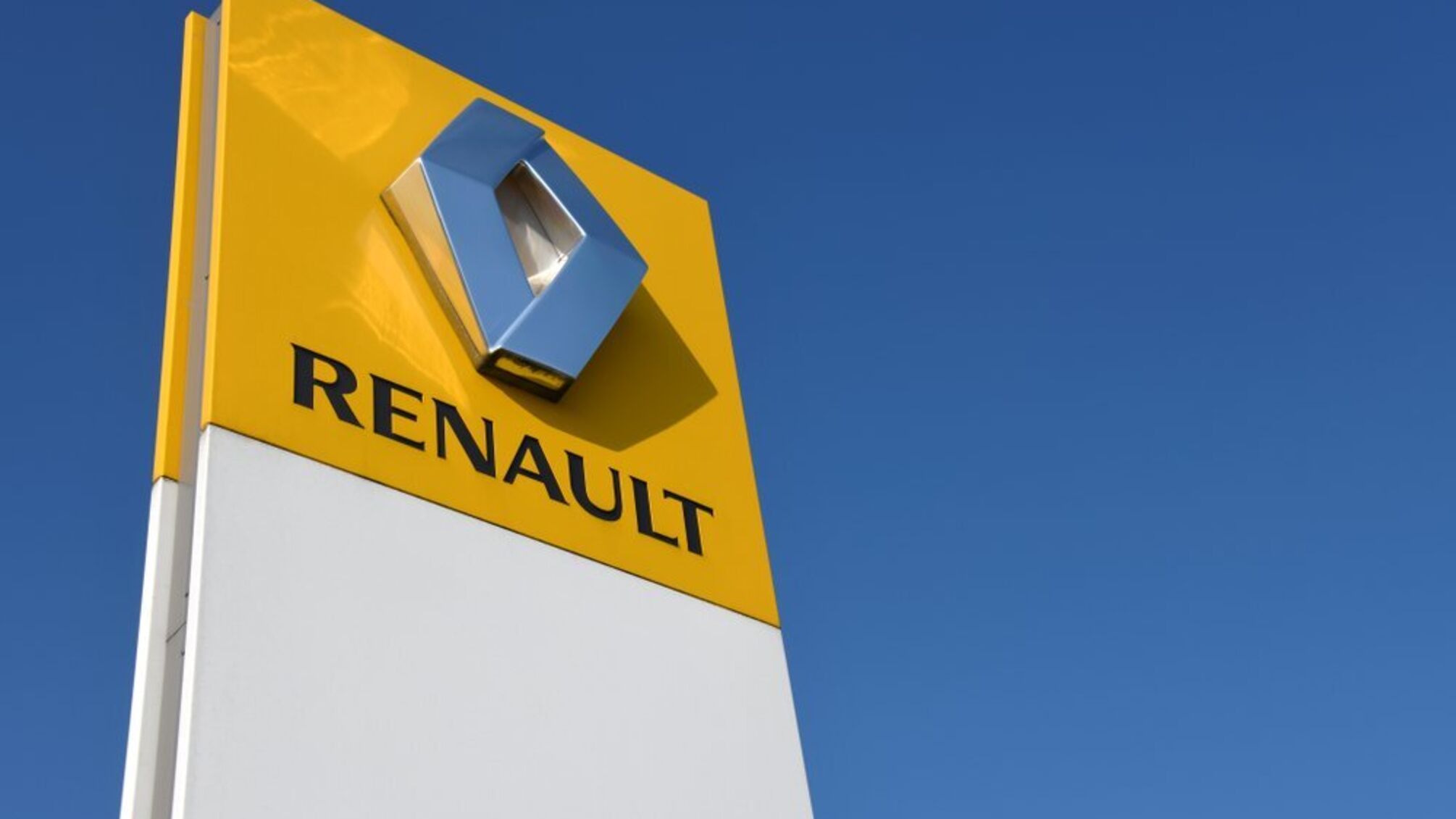 Renault готовится к оборонному партнерству с Украиной: дроны для Европы и ВСУ