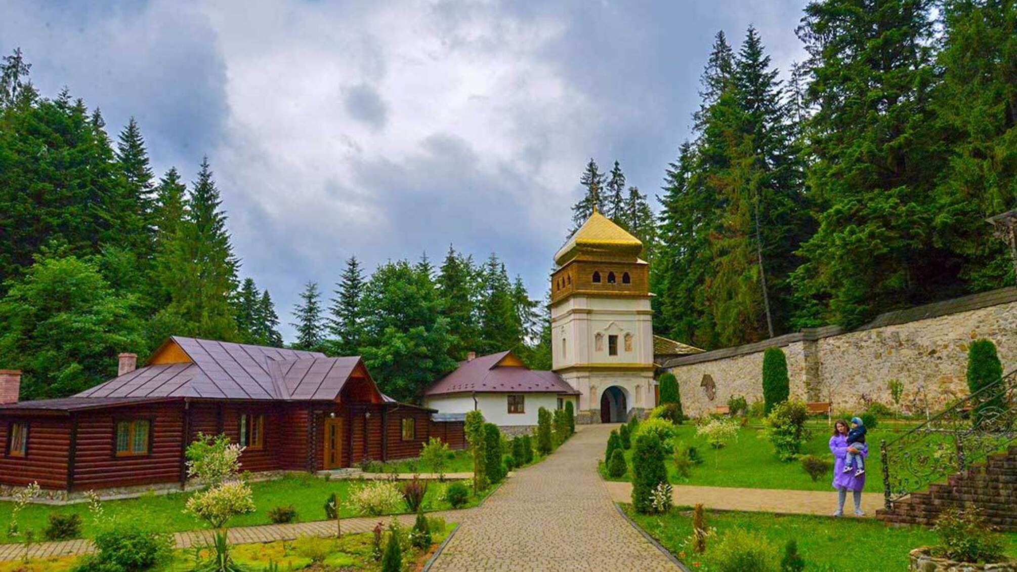Обитель, що не скорилась імперіям: легенди та правда про Манявський Скит