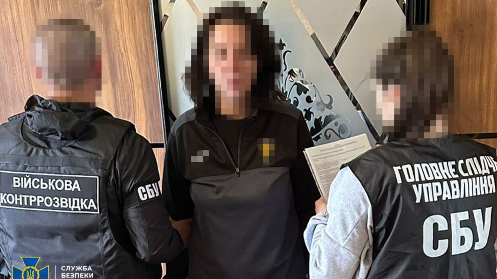 Киевлянка шпионила с балкона, военный — из части: СБУ задержала информаторов рф