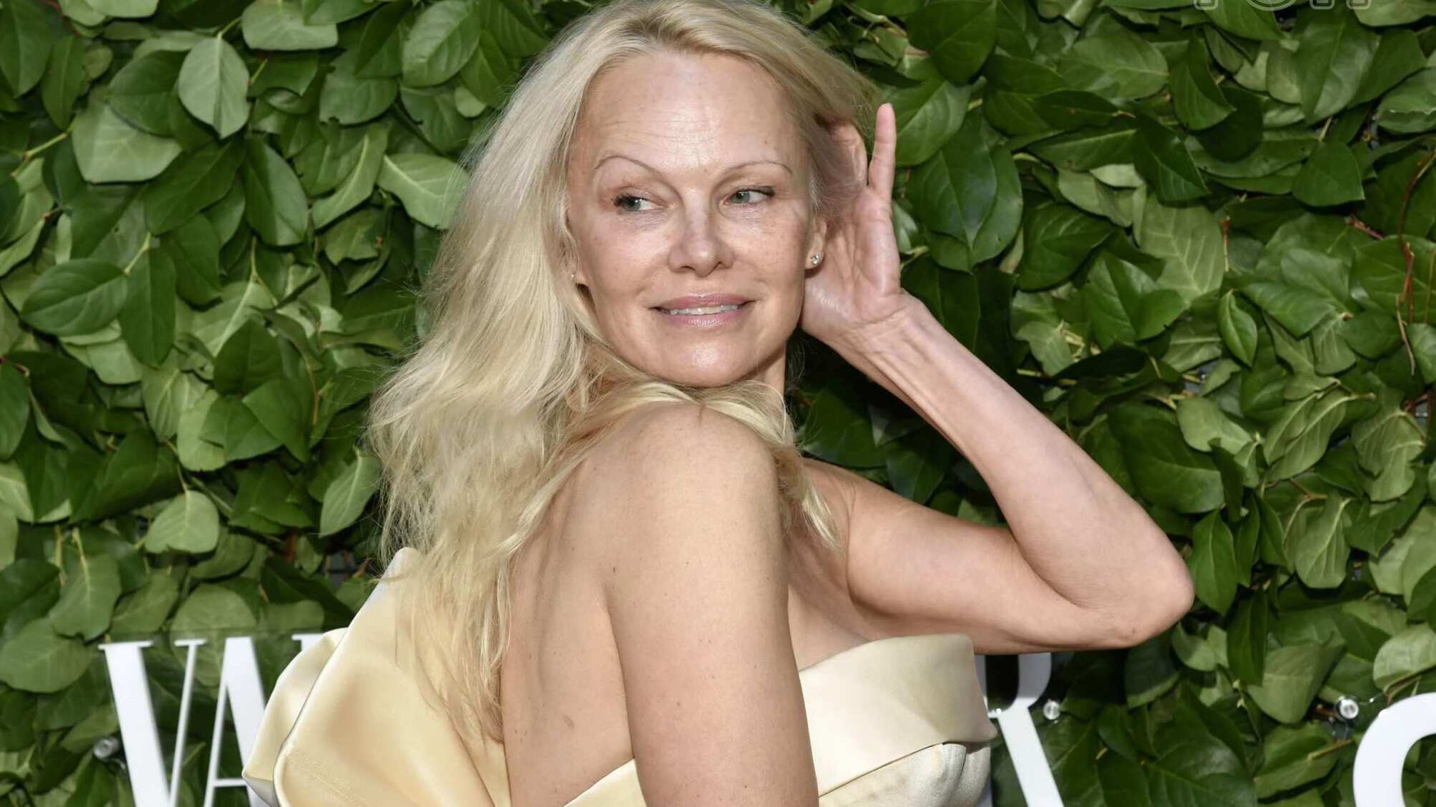 Памела Андерсон отмечает 58-летие