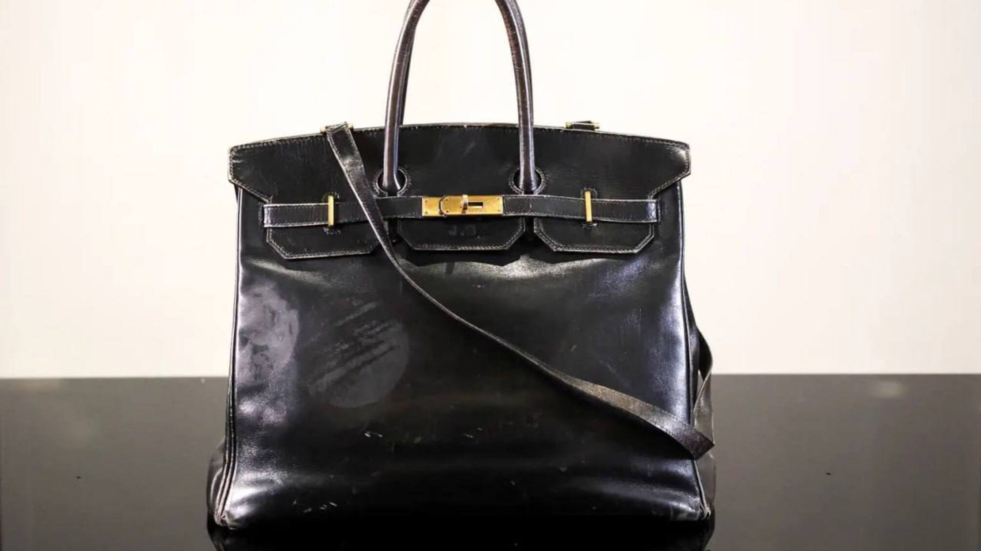 Сумку Джейн Биркин продали на аукционе за 7 миллионов евро