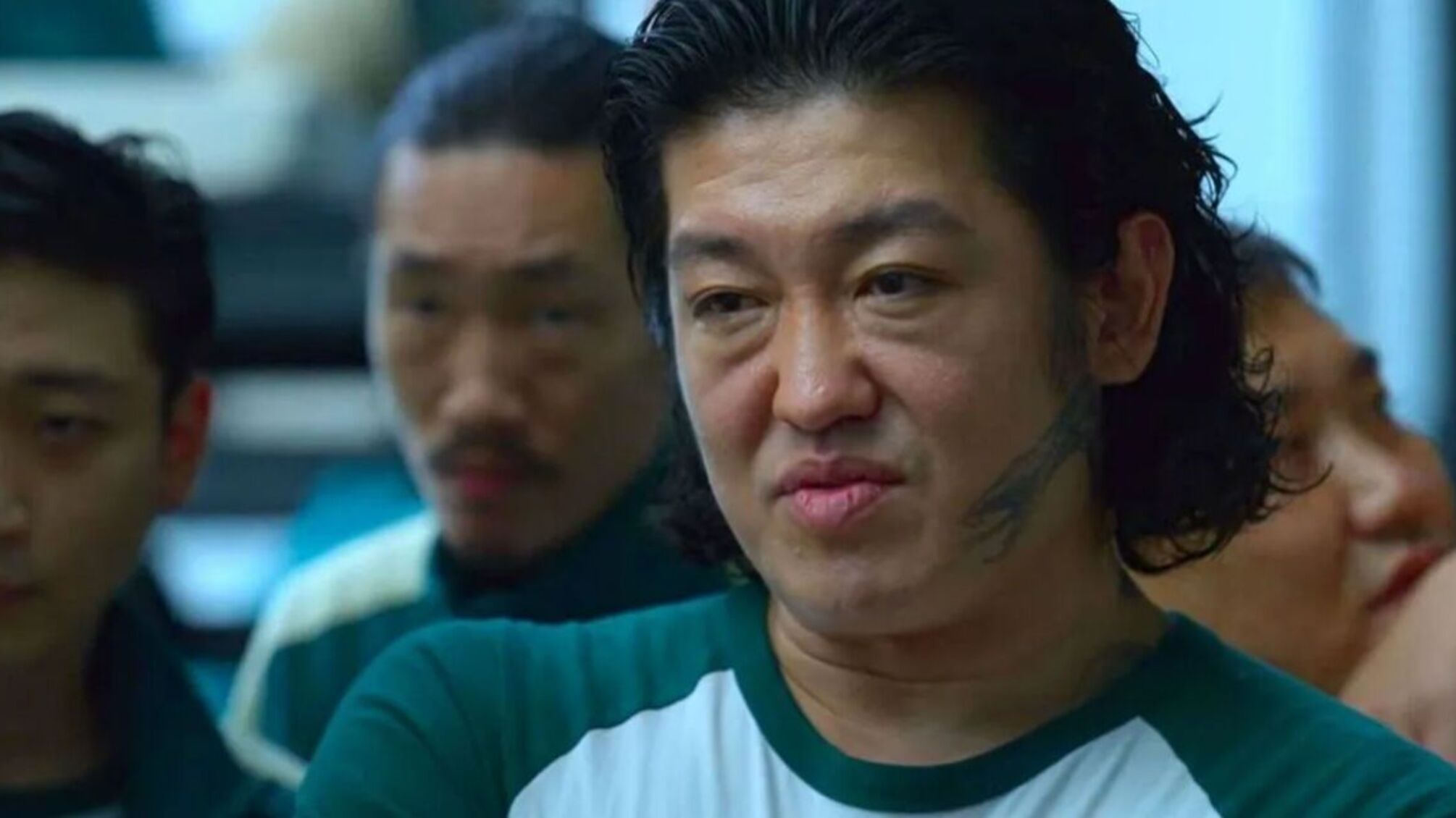 Актер из «Игры в кальмара» спел советскую песню и вызвал волну критики