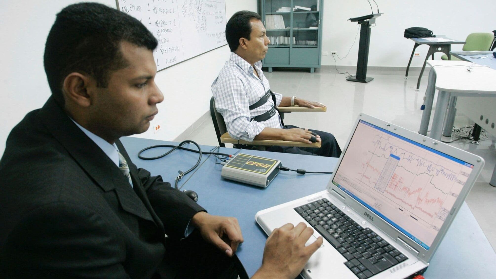 Лояльність під прицілом: у США тестують агентів на вірність Трампу через поліграфи та ІІ