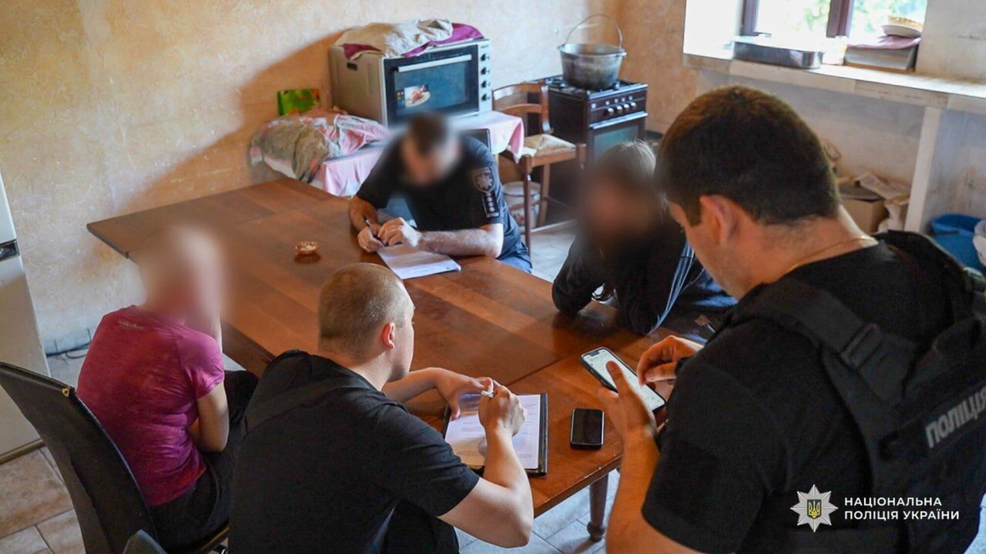 В Одесской области разоблачили нелегальный реабилитационный центр: среди удерживаемых — несовершеннолетние