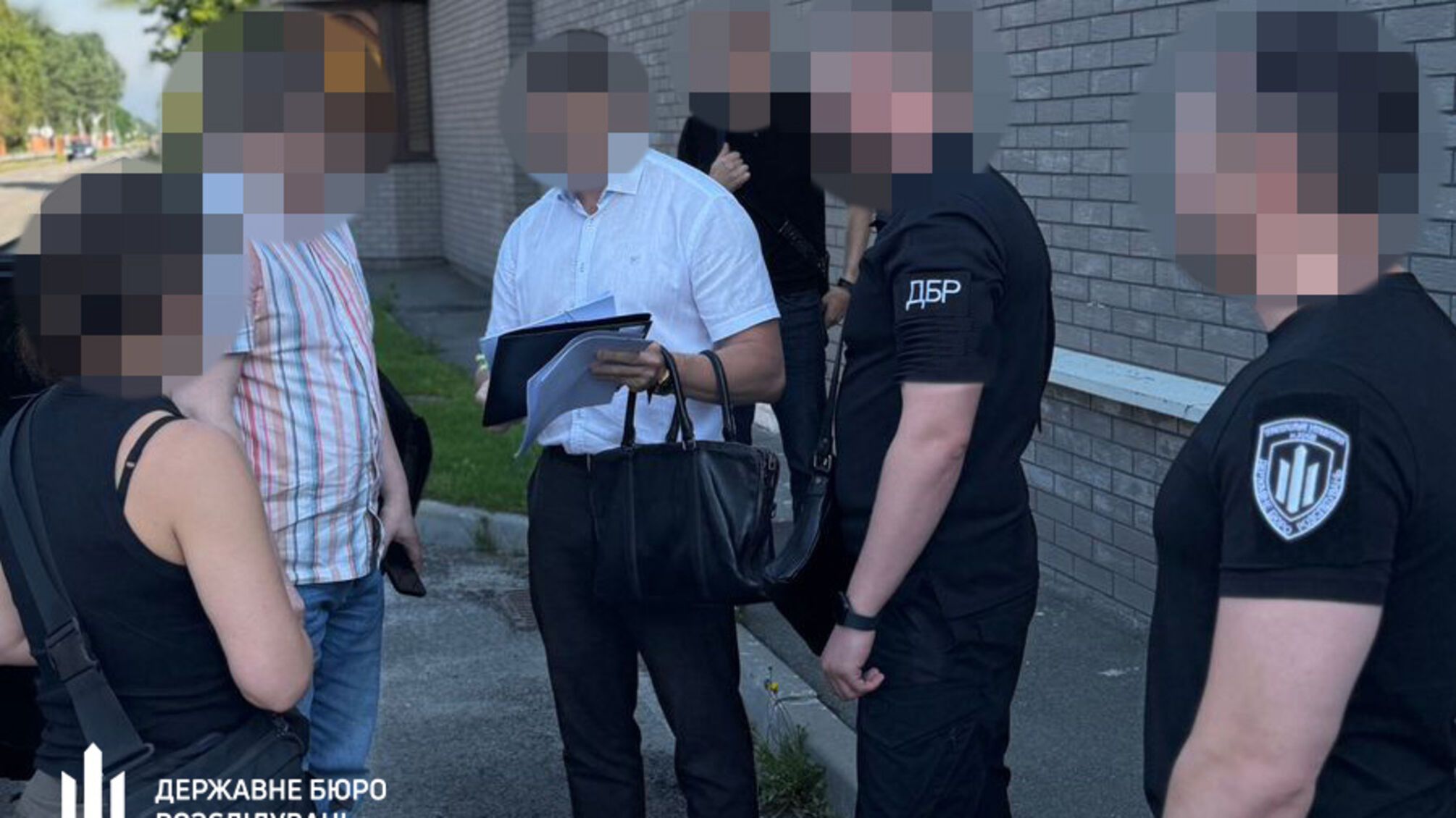 Служба на папері: ДБР передало до суду справи чиновників-ухилянтів