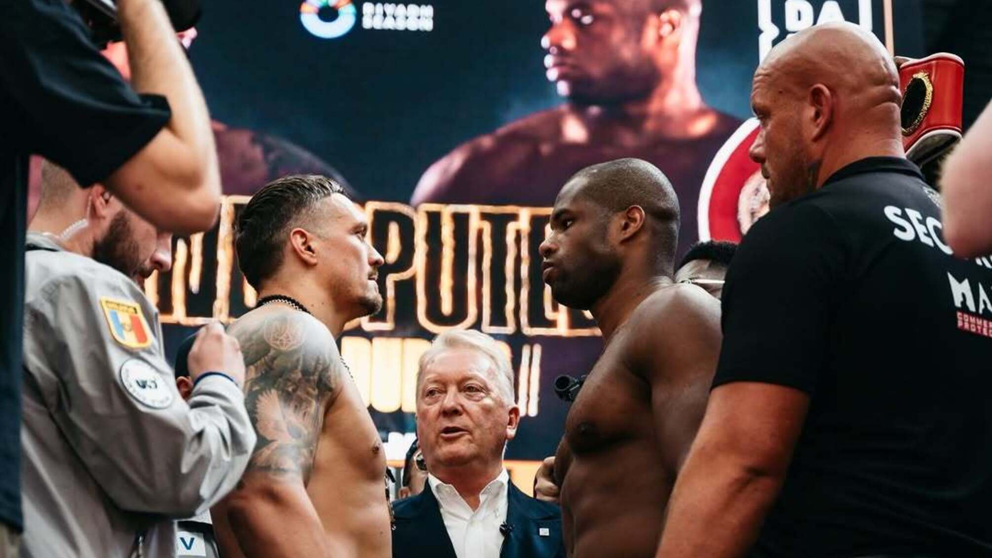 Фінальна дуель поглядів