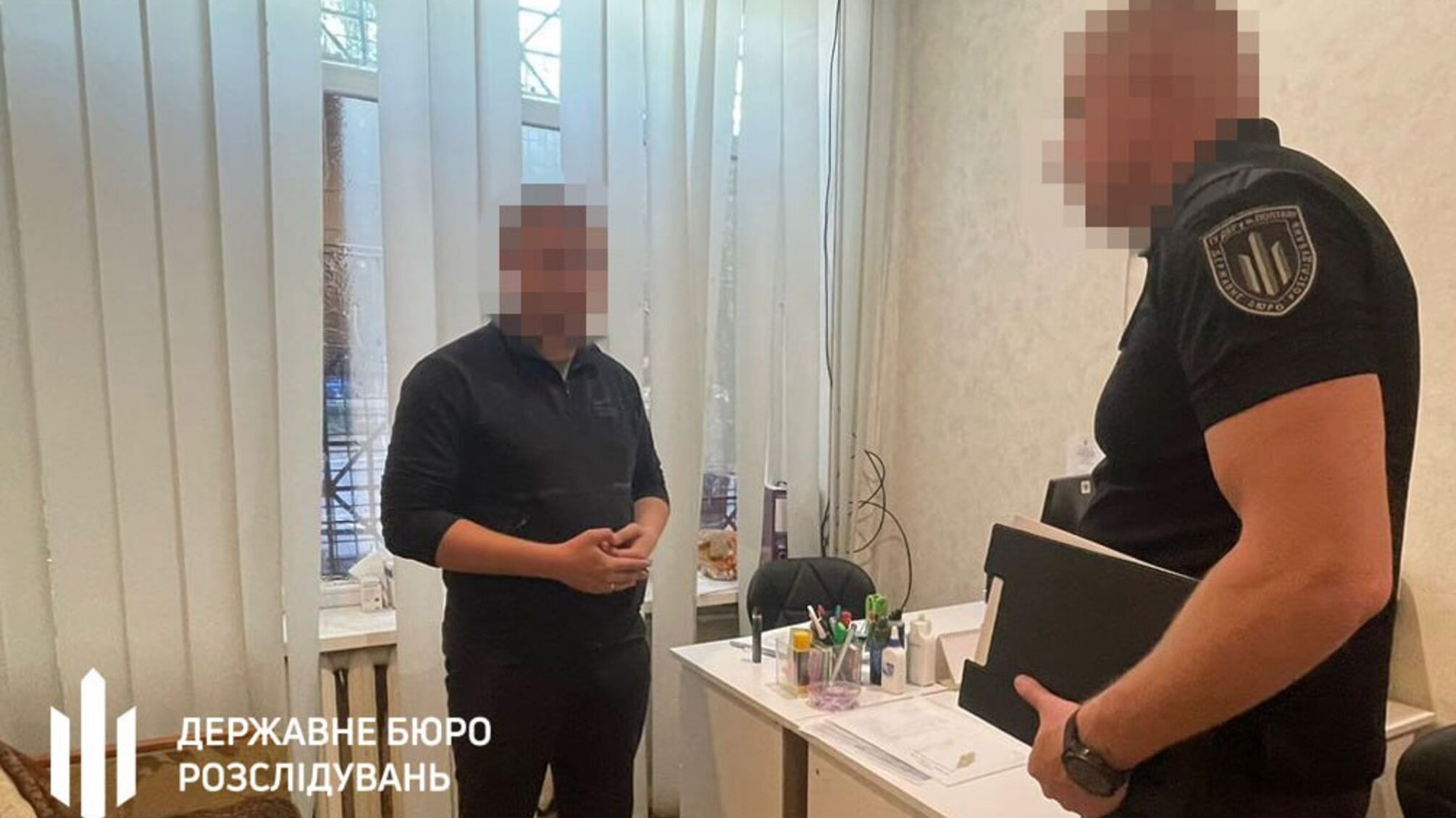 Працівника ТЦК з Дніпра підозрюють у незаконному виключенні 17 чоловіків з обліку