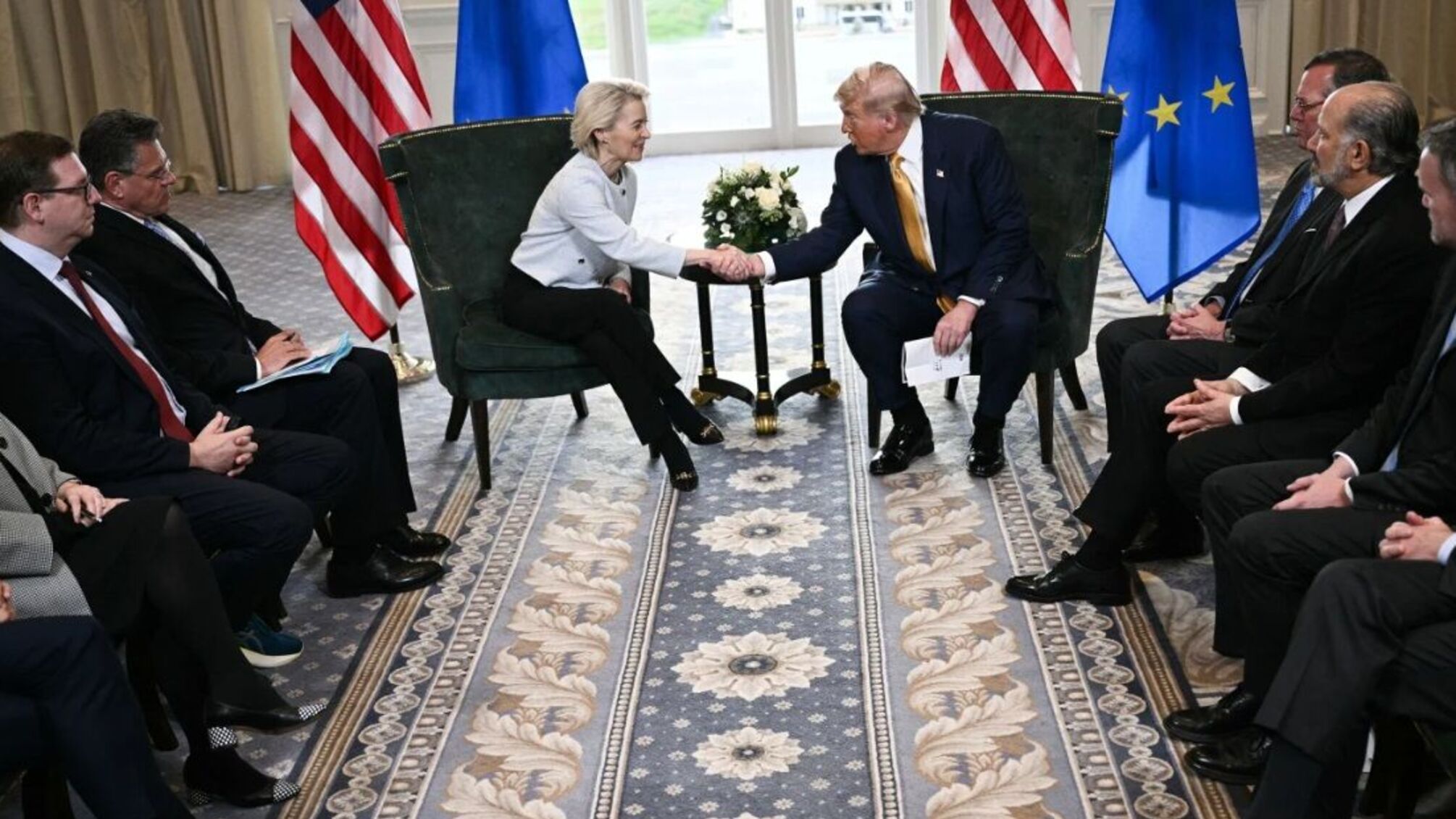 Тарифная дипломатия Трампа: мощь, театральность и риск для союзников
