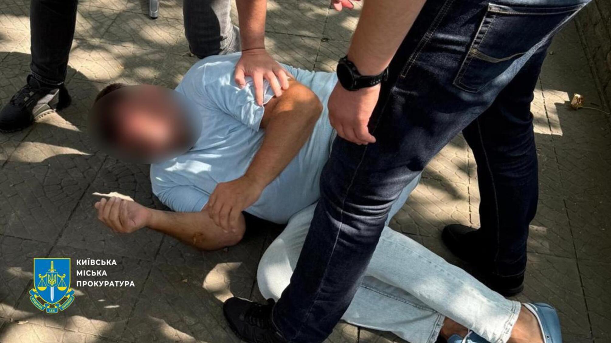 Мошенник требовал 25 тысяч евро за должность в Офисе генпрокурора – его задержали