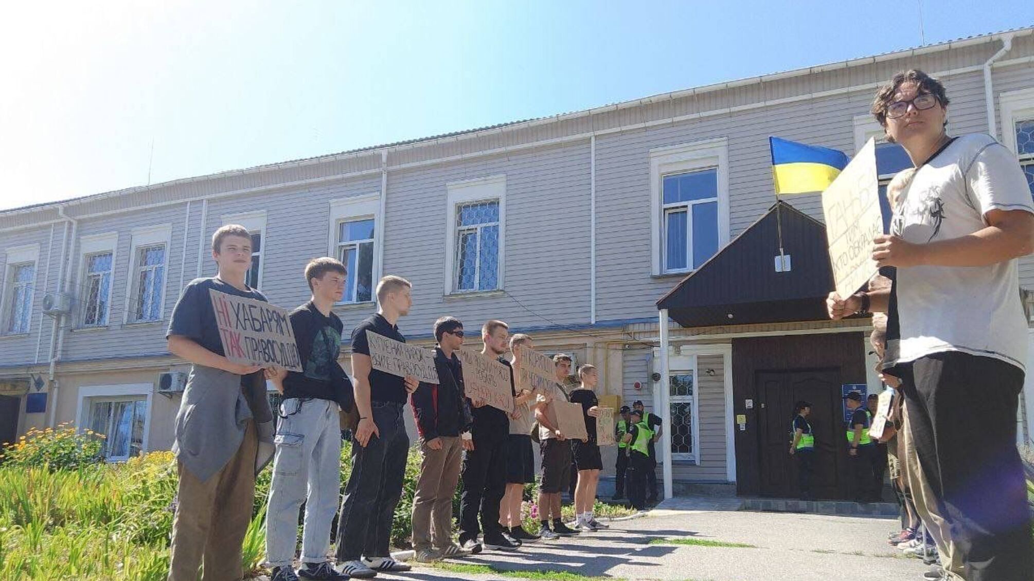 'Ганьба тим, хто обкрадає армію': перенесли засідання по справі майора, що збагачувався на прродажі продуктів з навчального центру ЗСУ