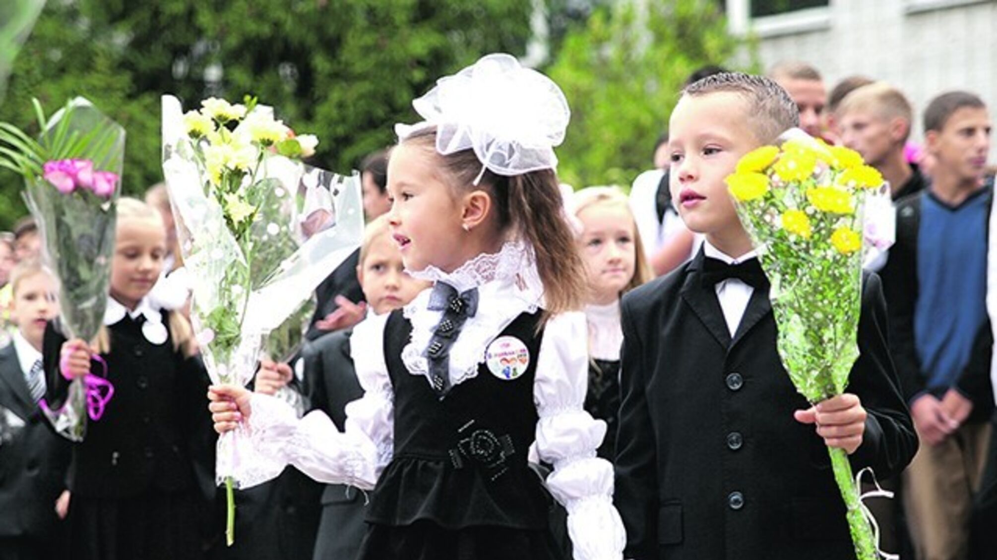 Кабмин запускает поддержку для родителей первоклашек