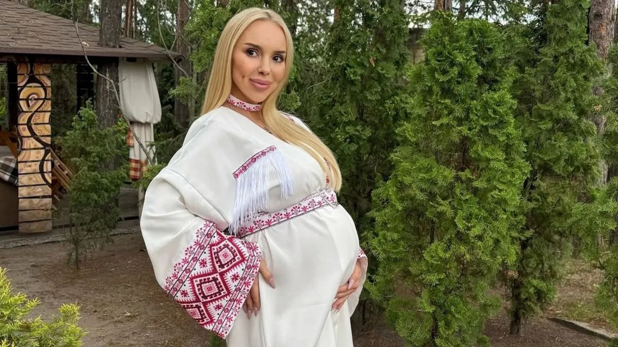 Певица Солоха, которой приписывали ребенка от Цымбалюка, показала неожиданные беременные образы
